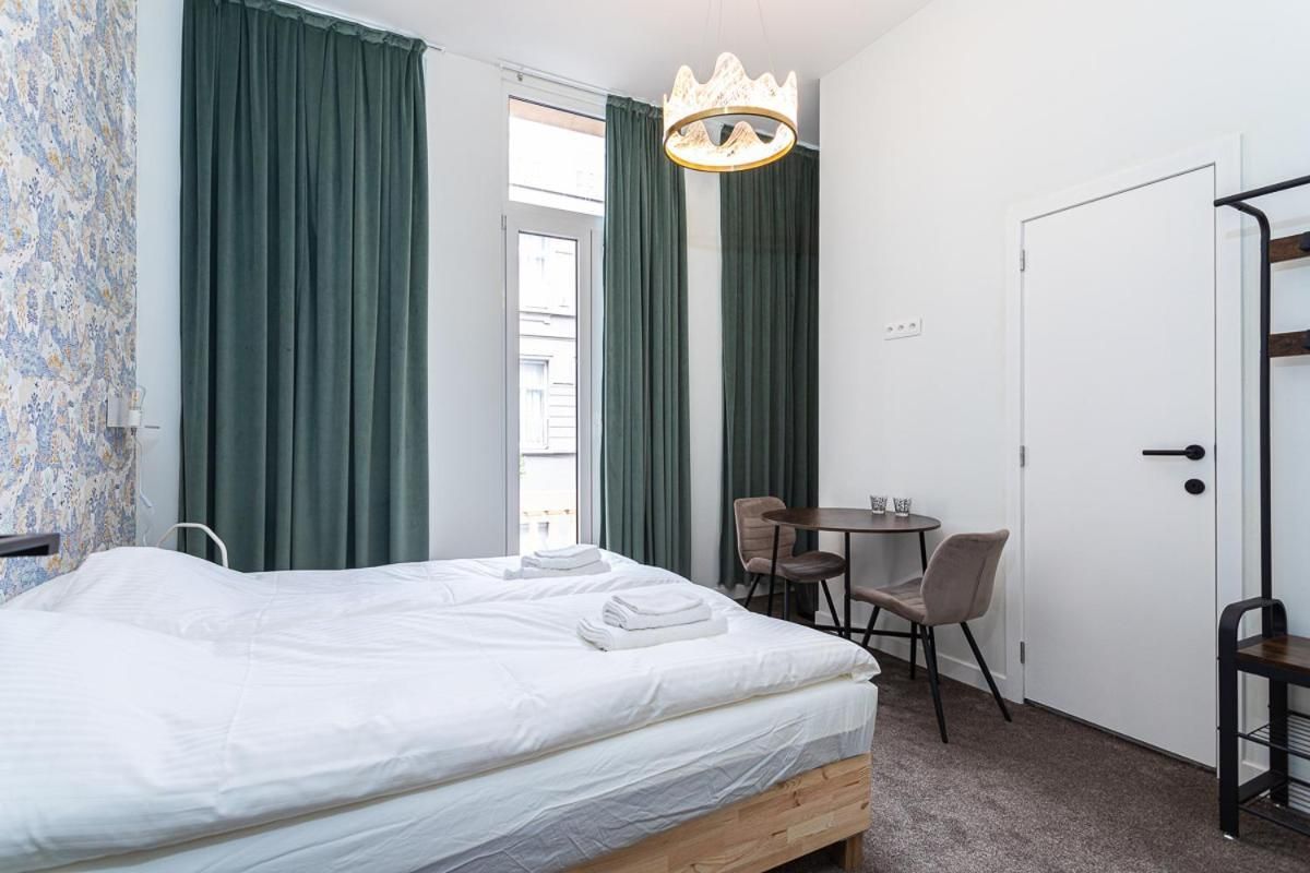 Studio Anvers Double Room 3