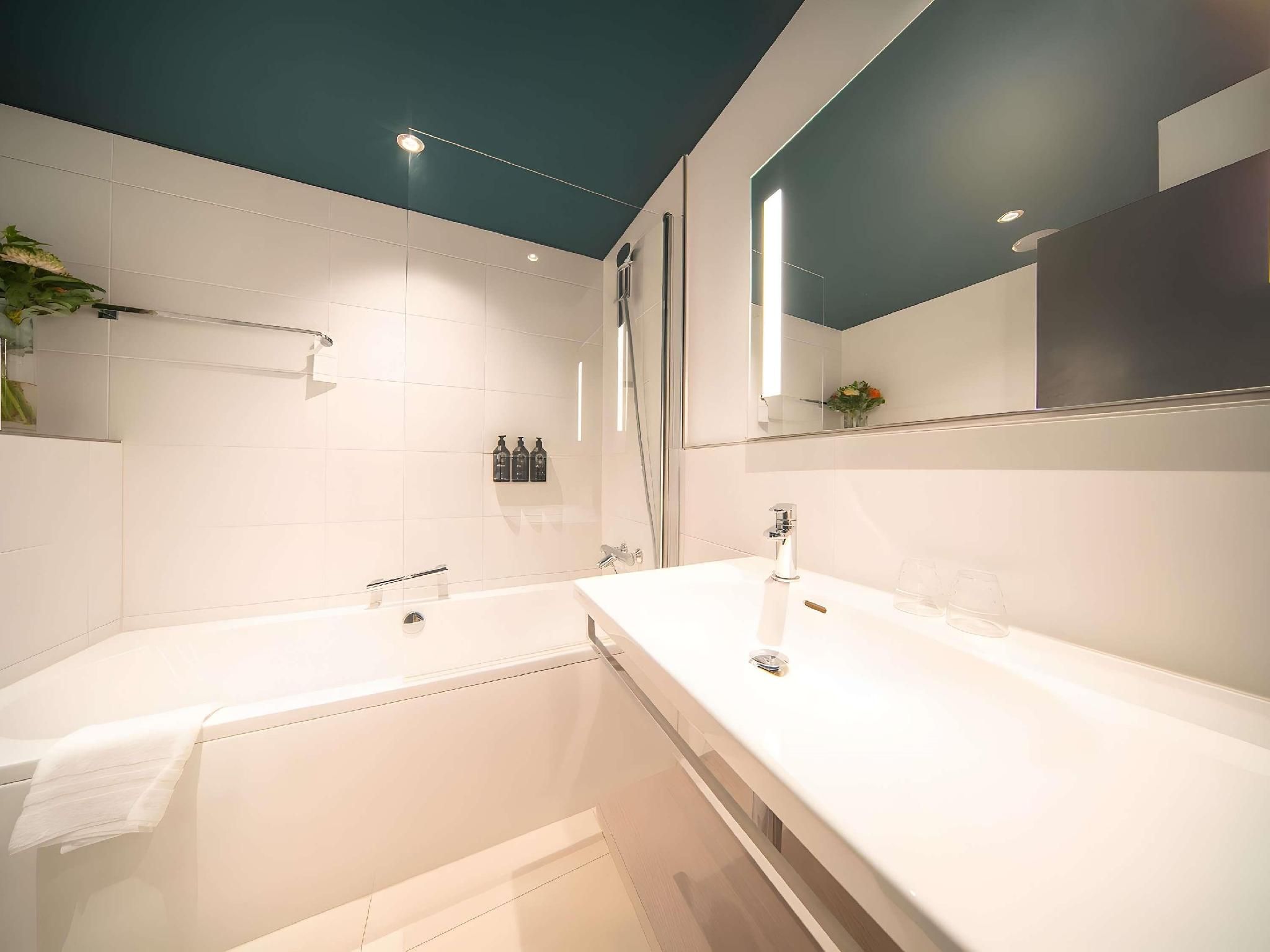 Superior Twin Room - City Side