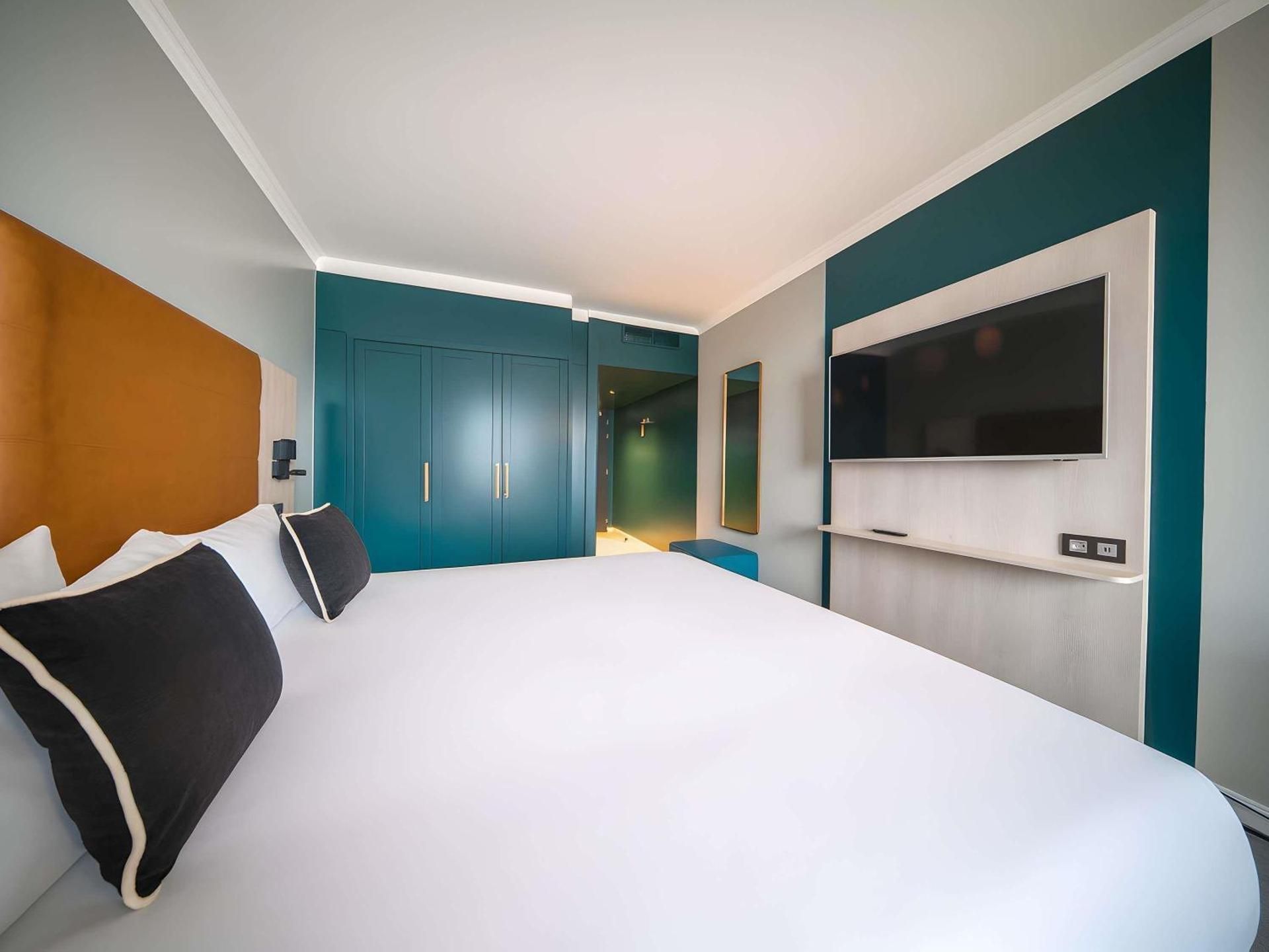 Superior Room with King Bed and Sofa Bed