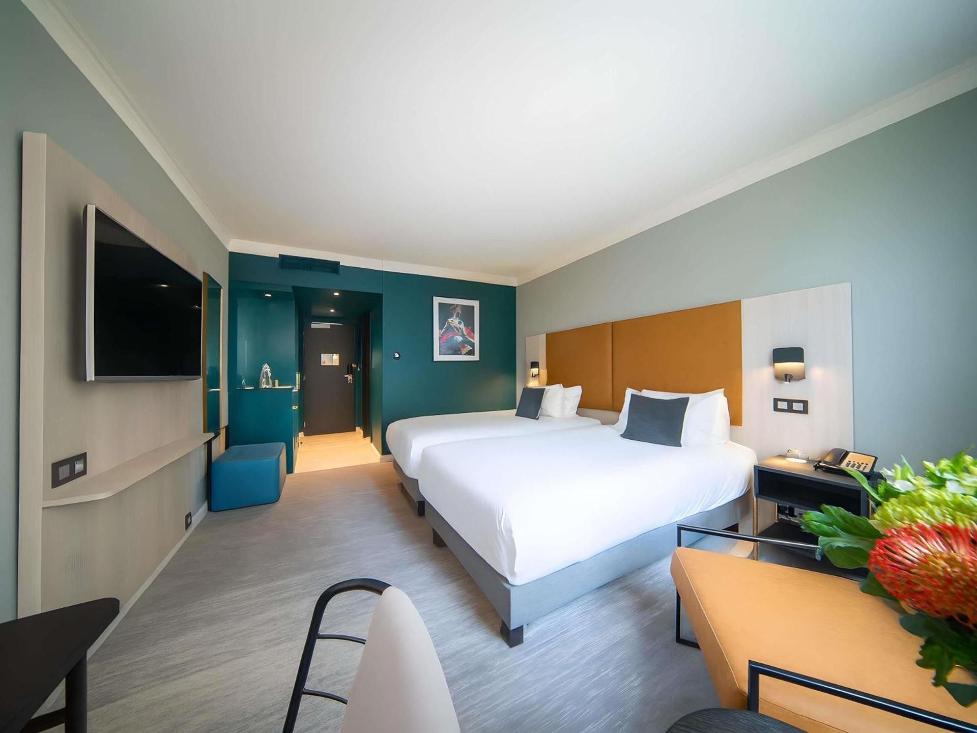 Superior Twin Room - City Side