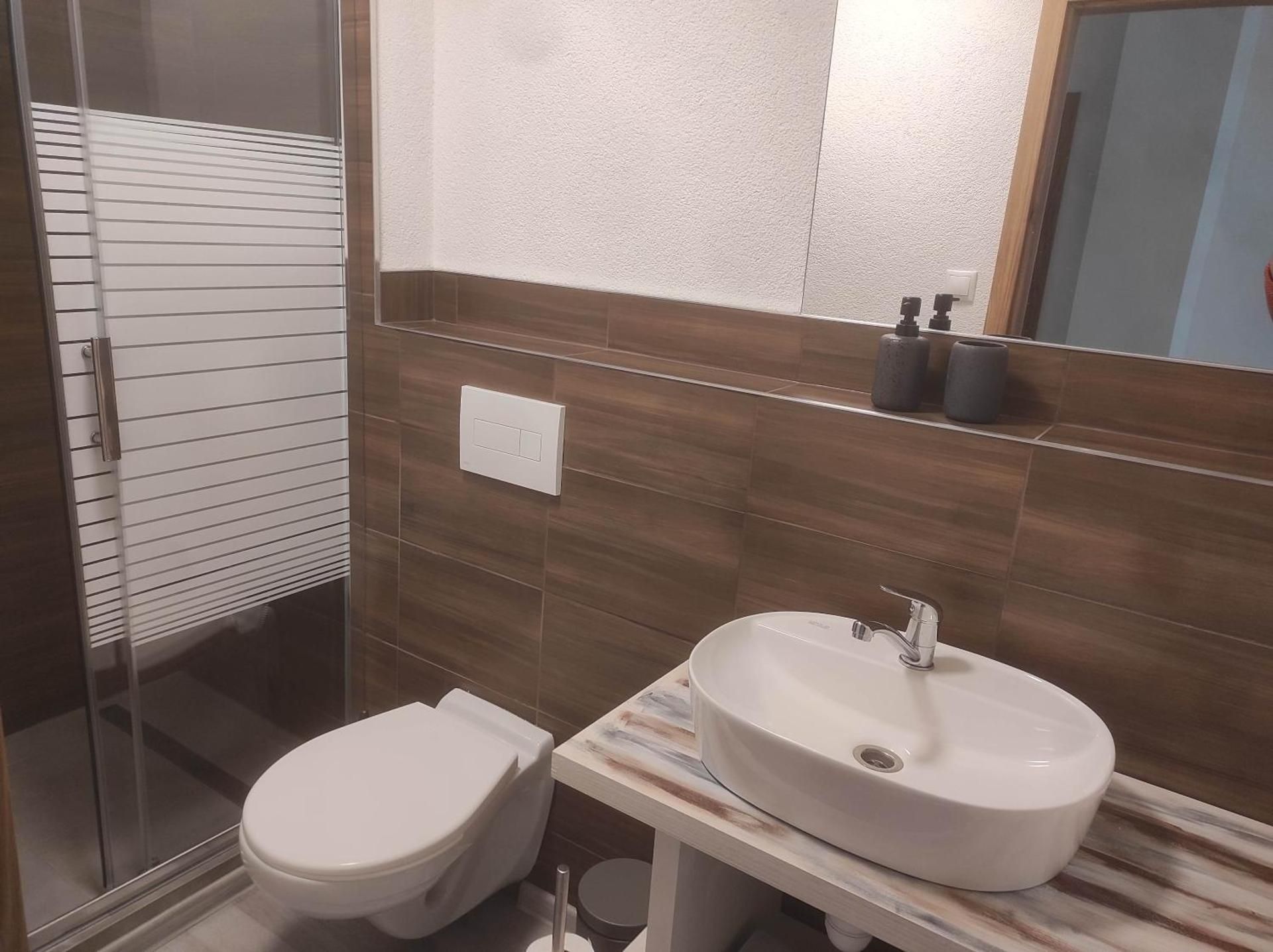 Economy Triple Room with Shared Bathroom