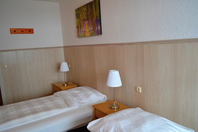 Twin Room with Shower
