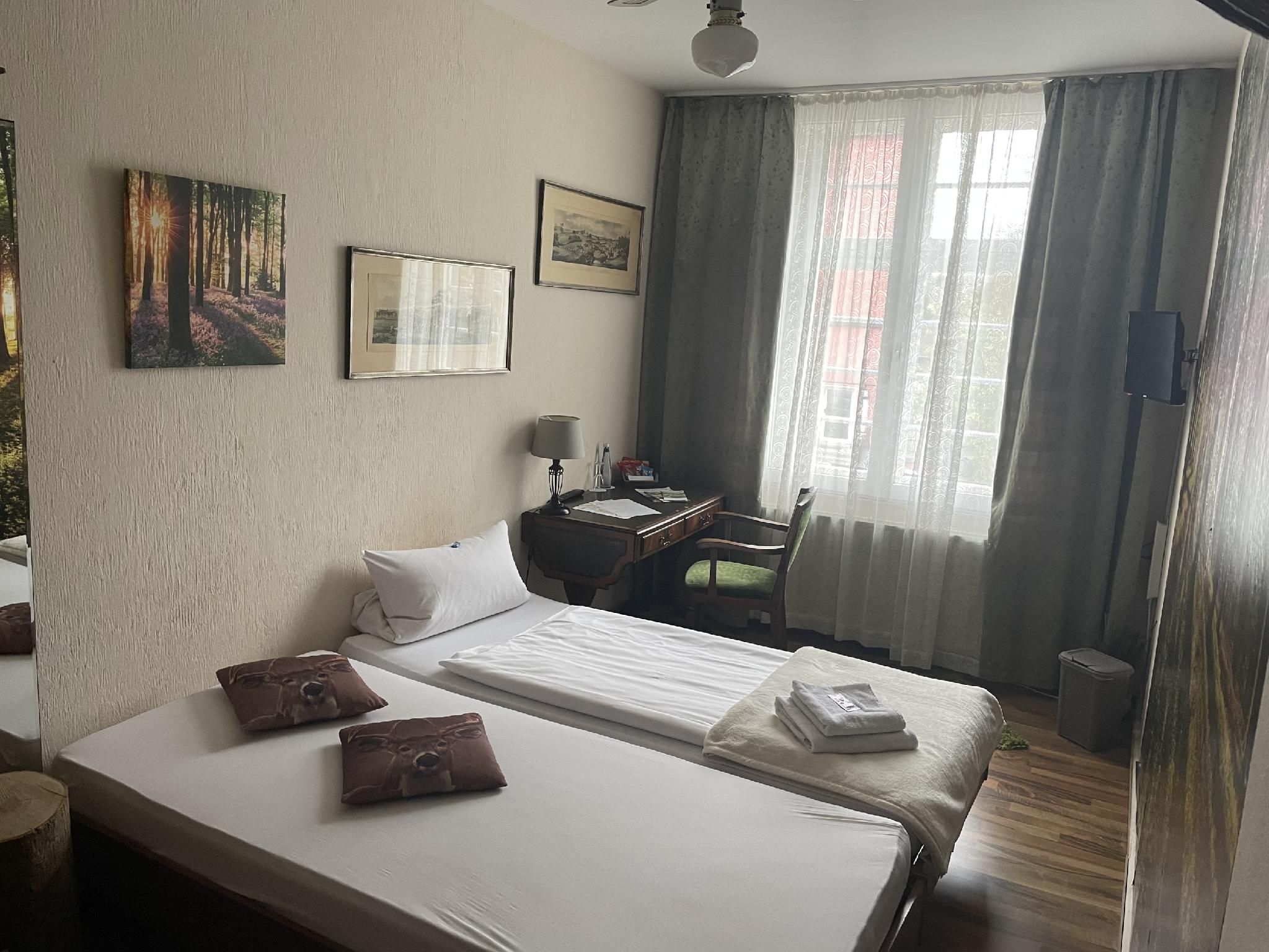 Klassisch-Doppelzimmer-Eigenes Badezimmer