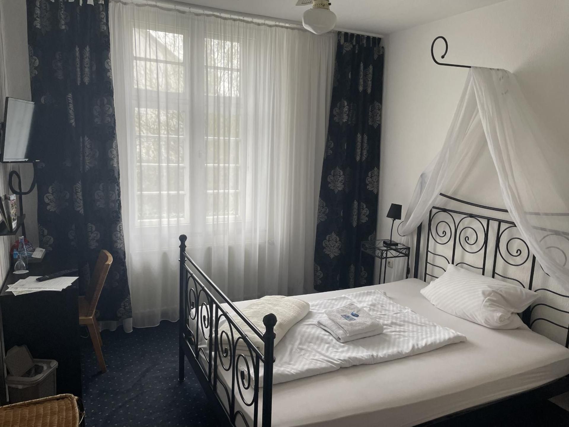 Hotel Jägerhof Kettwig Superior-Einzelzimmer-Eigenes Badezimmer 2