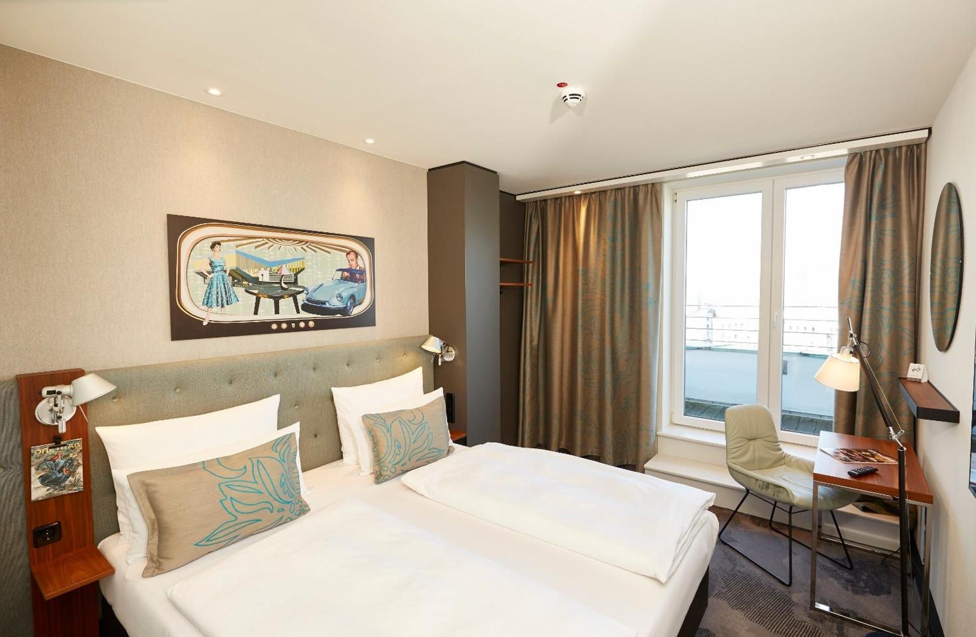Queen Room with Balcony