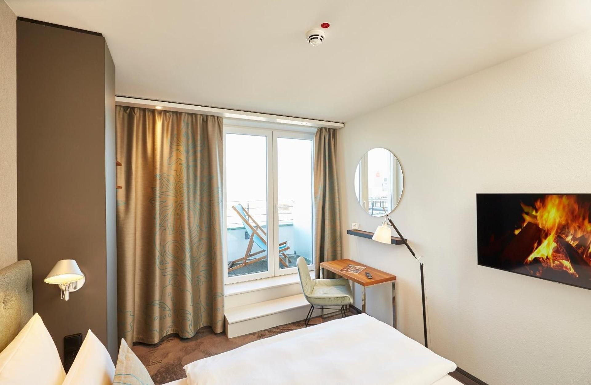 Queen Room with Balcony