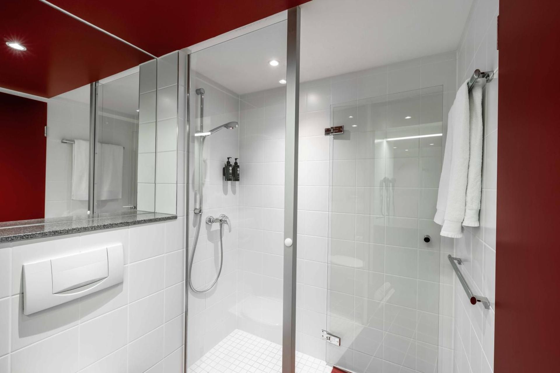 Ramada by Wyndham Essen Suite 2