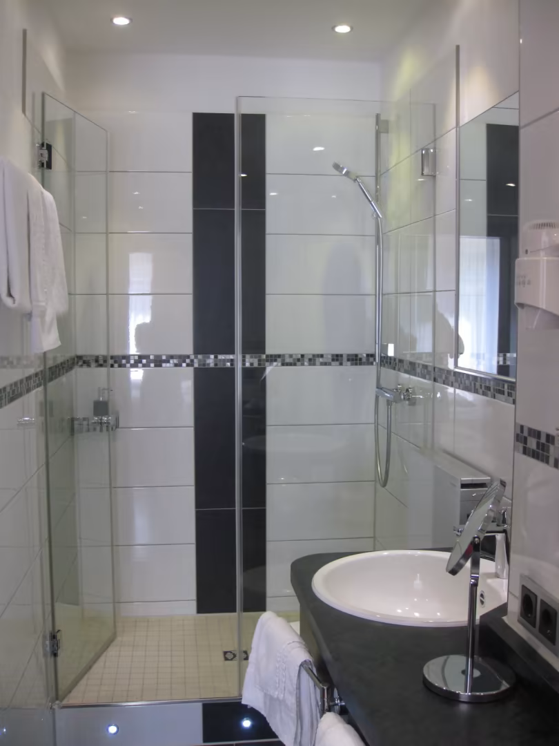 Sun Hotel Classic Double or Twin 3