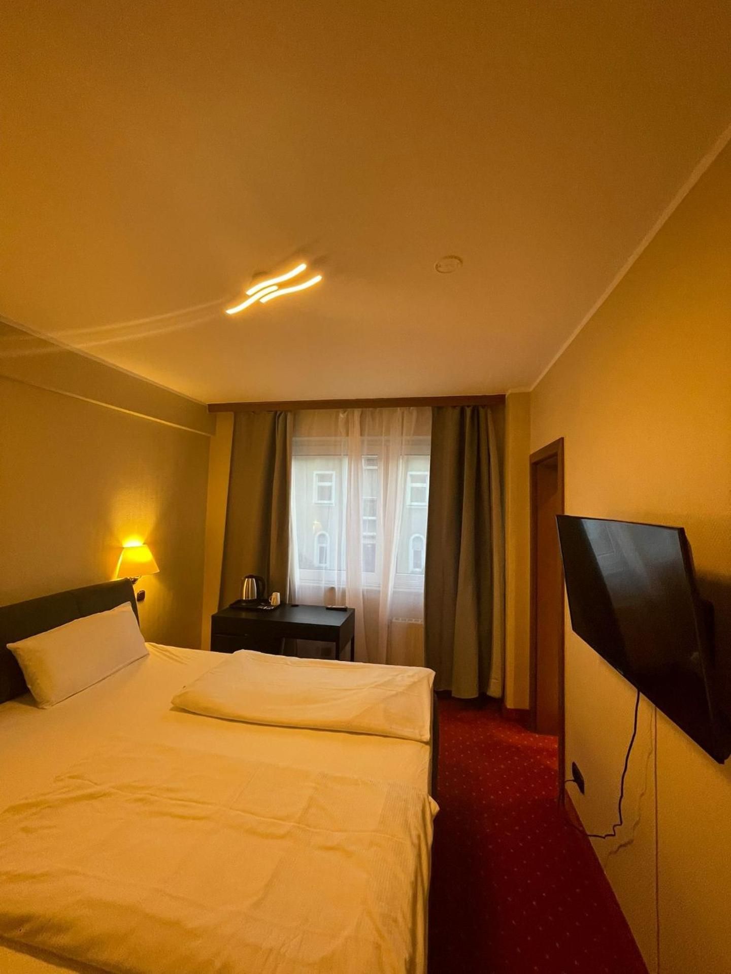 Sun Hotel Double Room