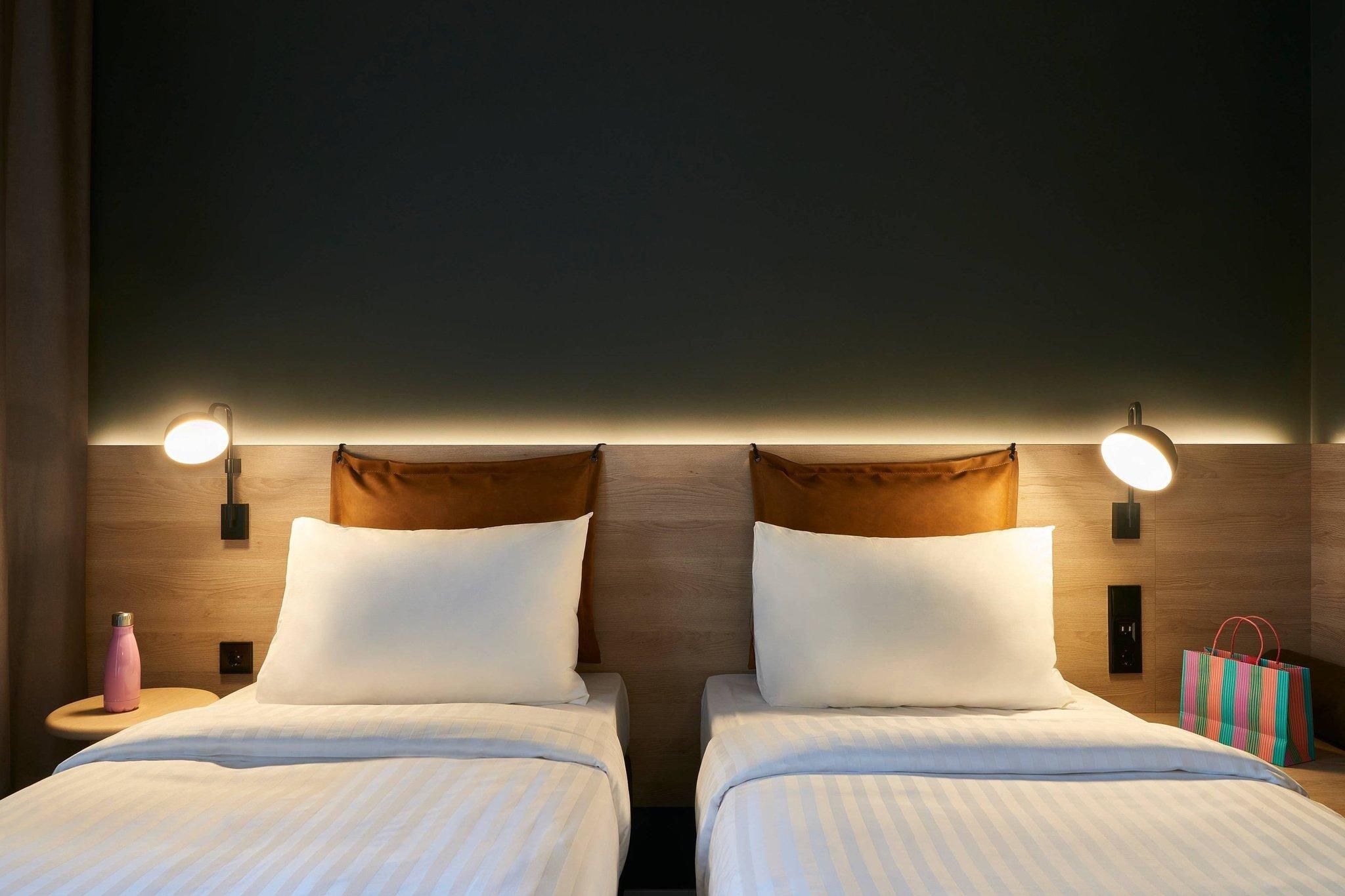 moxy twin sleeper, guest room, 2 twin