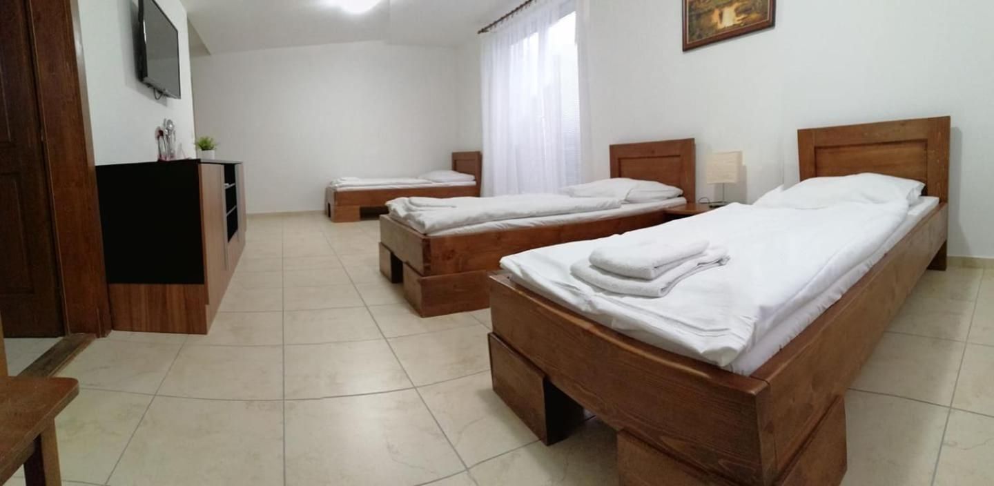 Motel Senec Triple Room