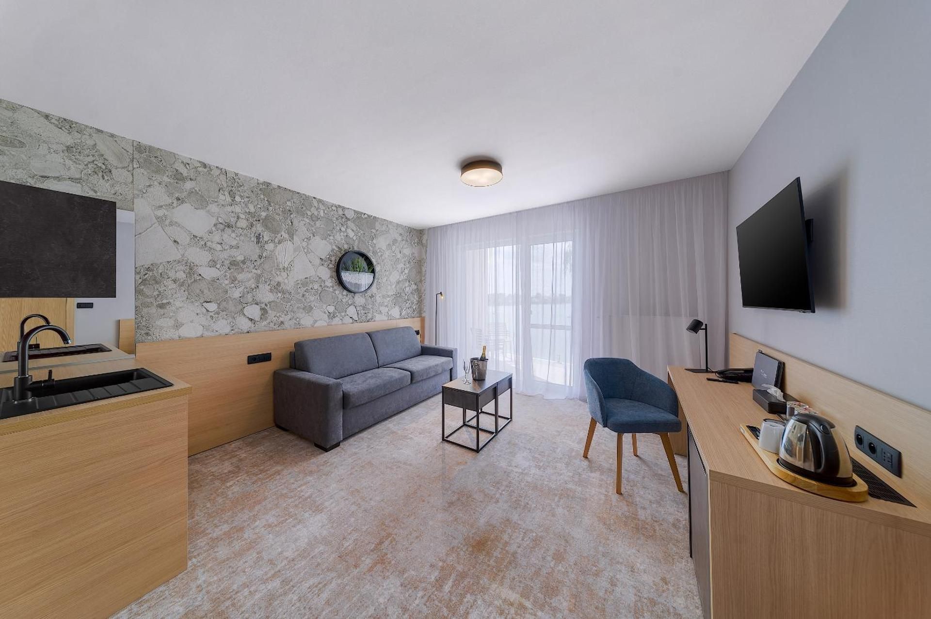 Exclusive Apartment with Balcony and Aquapark access