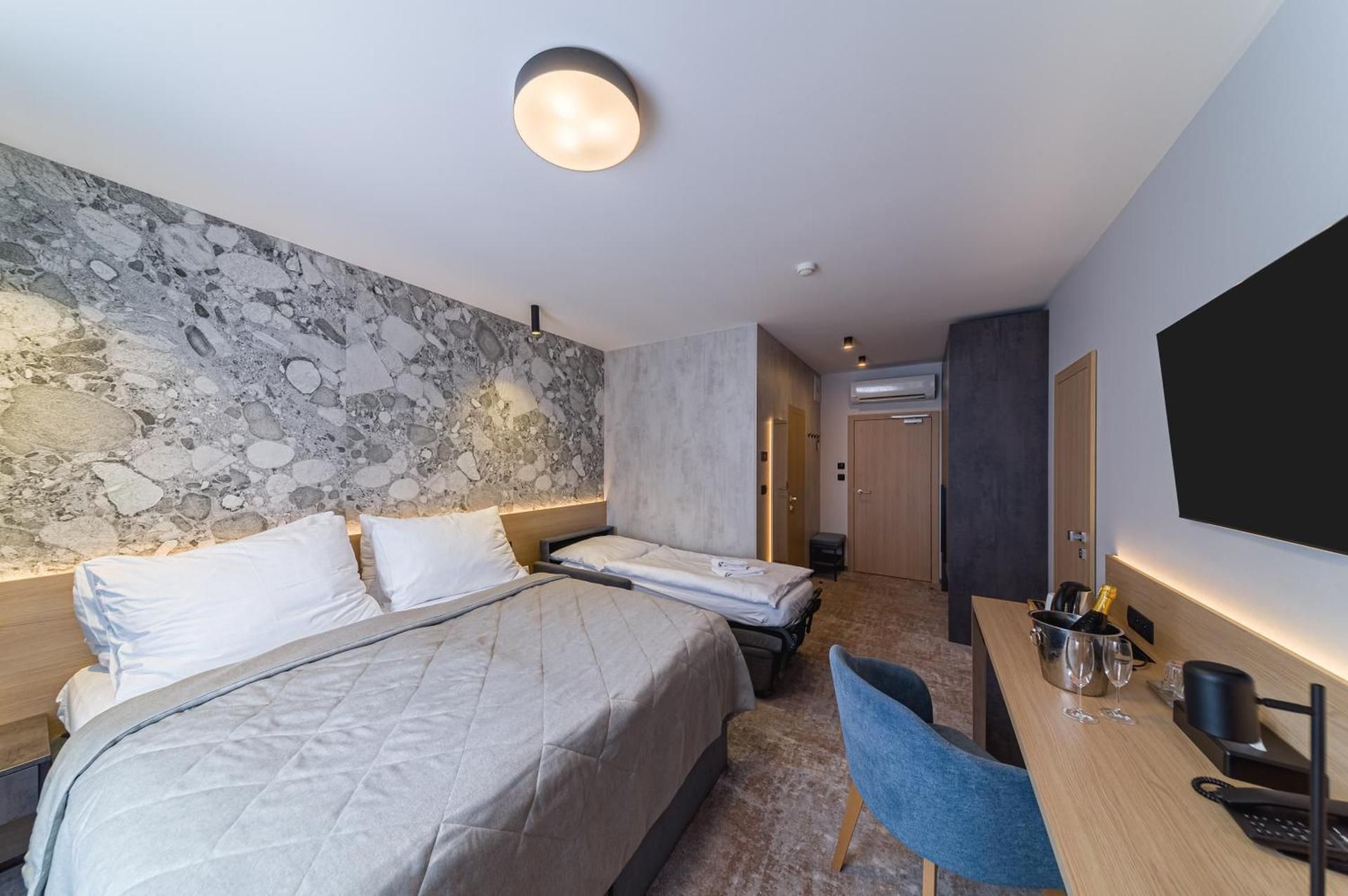 Exclusive Double or Twin Room with extra Bed and Aquapark access