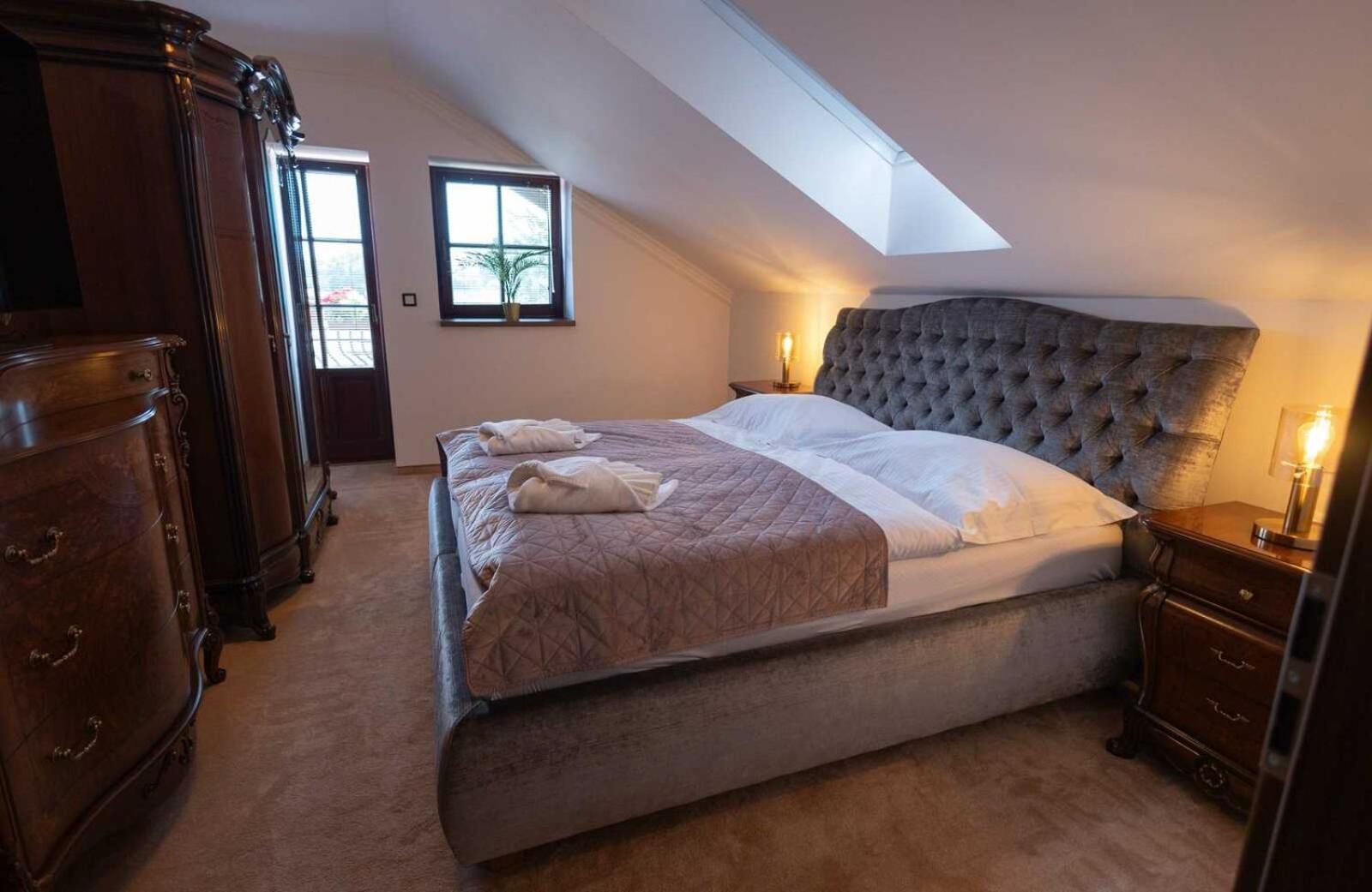 Superior One-Bedroom Apartment
