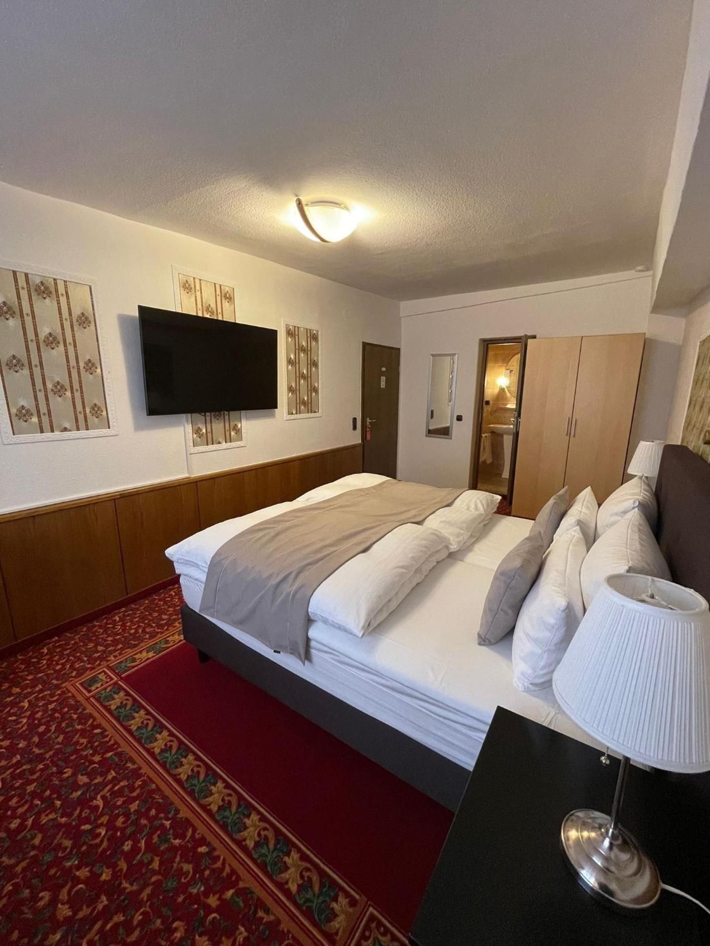 Double Room-Private Bathroom