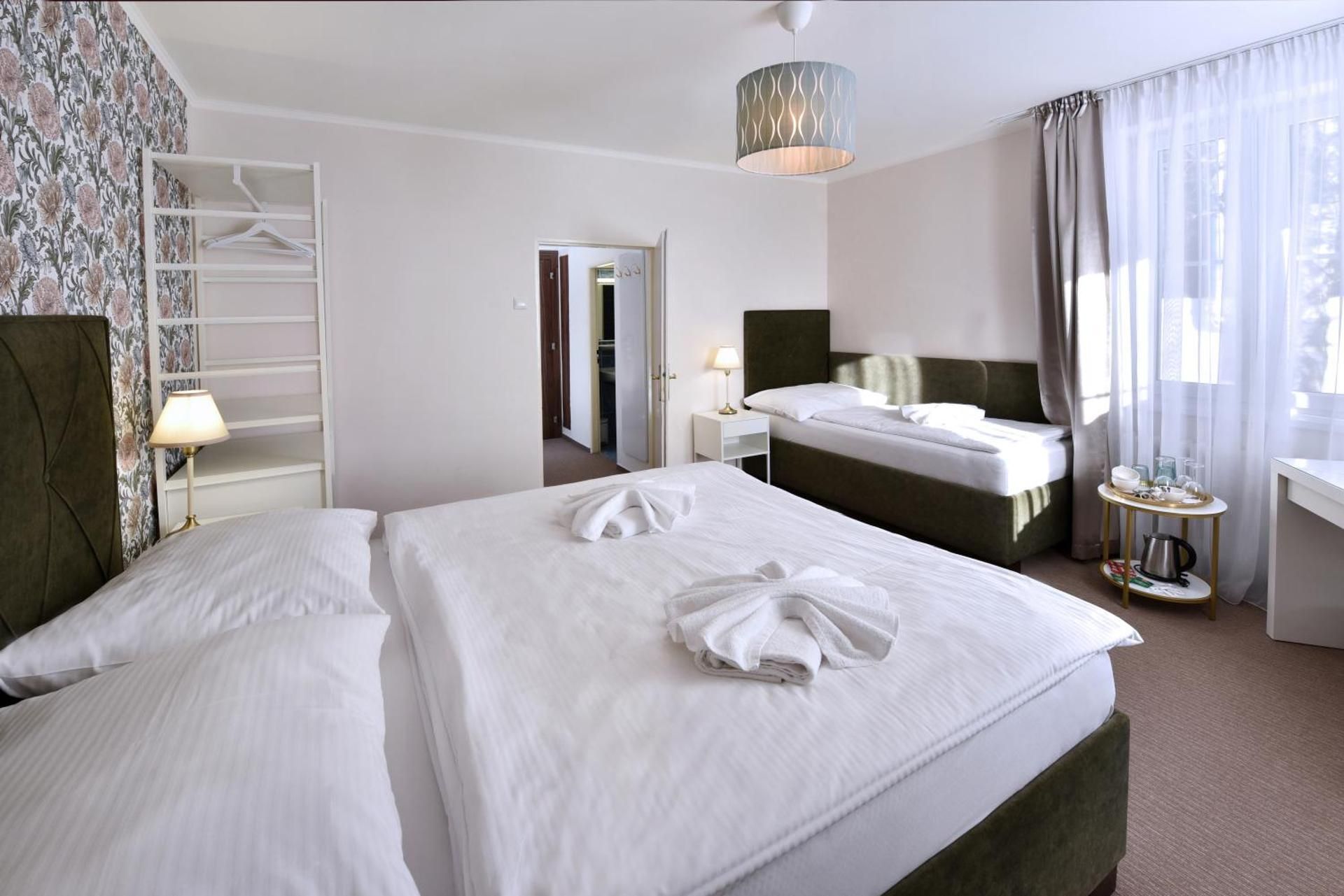 APLEND Hotel Lujza Major Triple Room 2