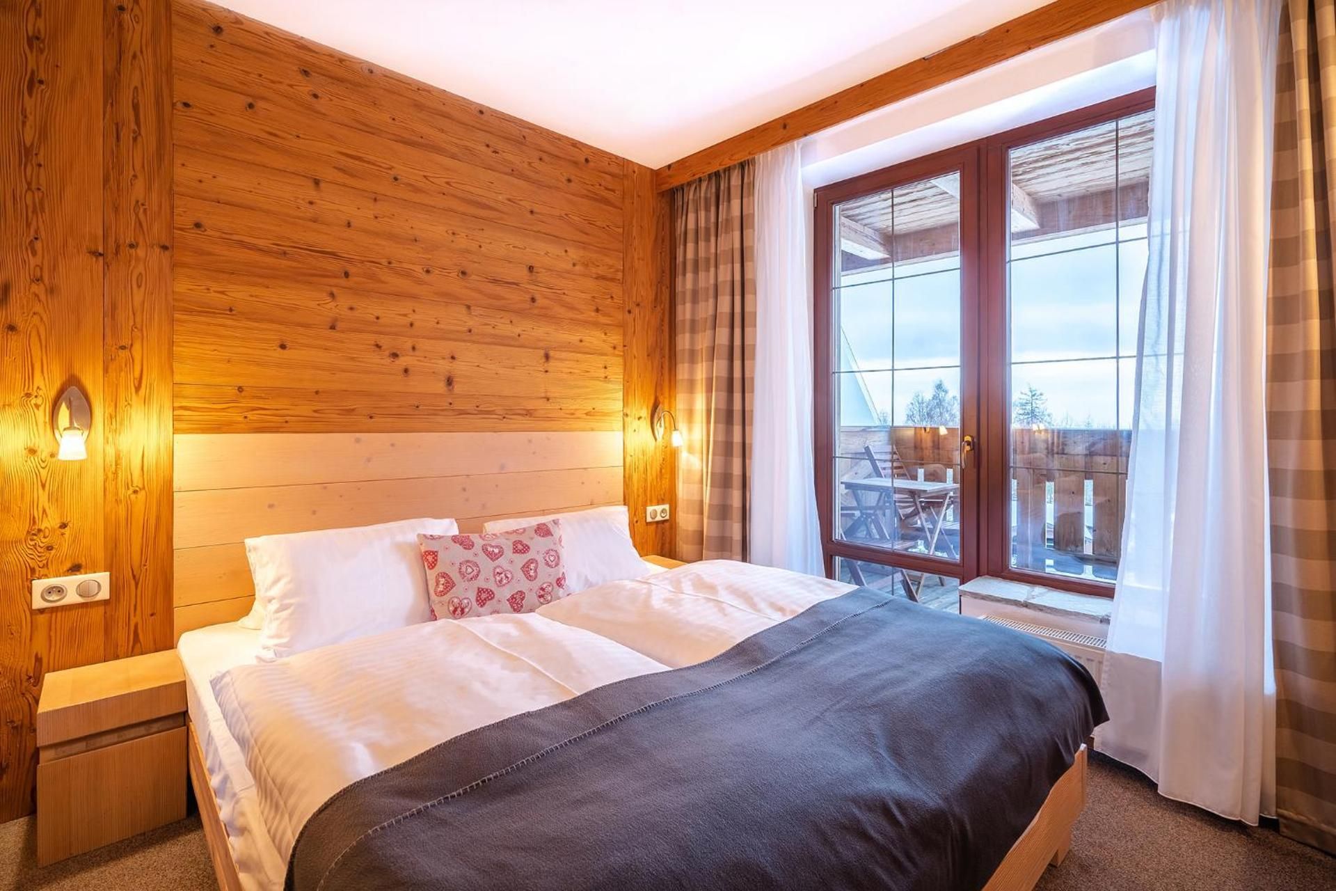 One-bedroom Apartment in Residence Building
