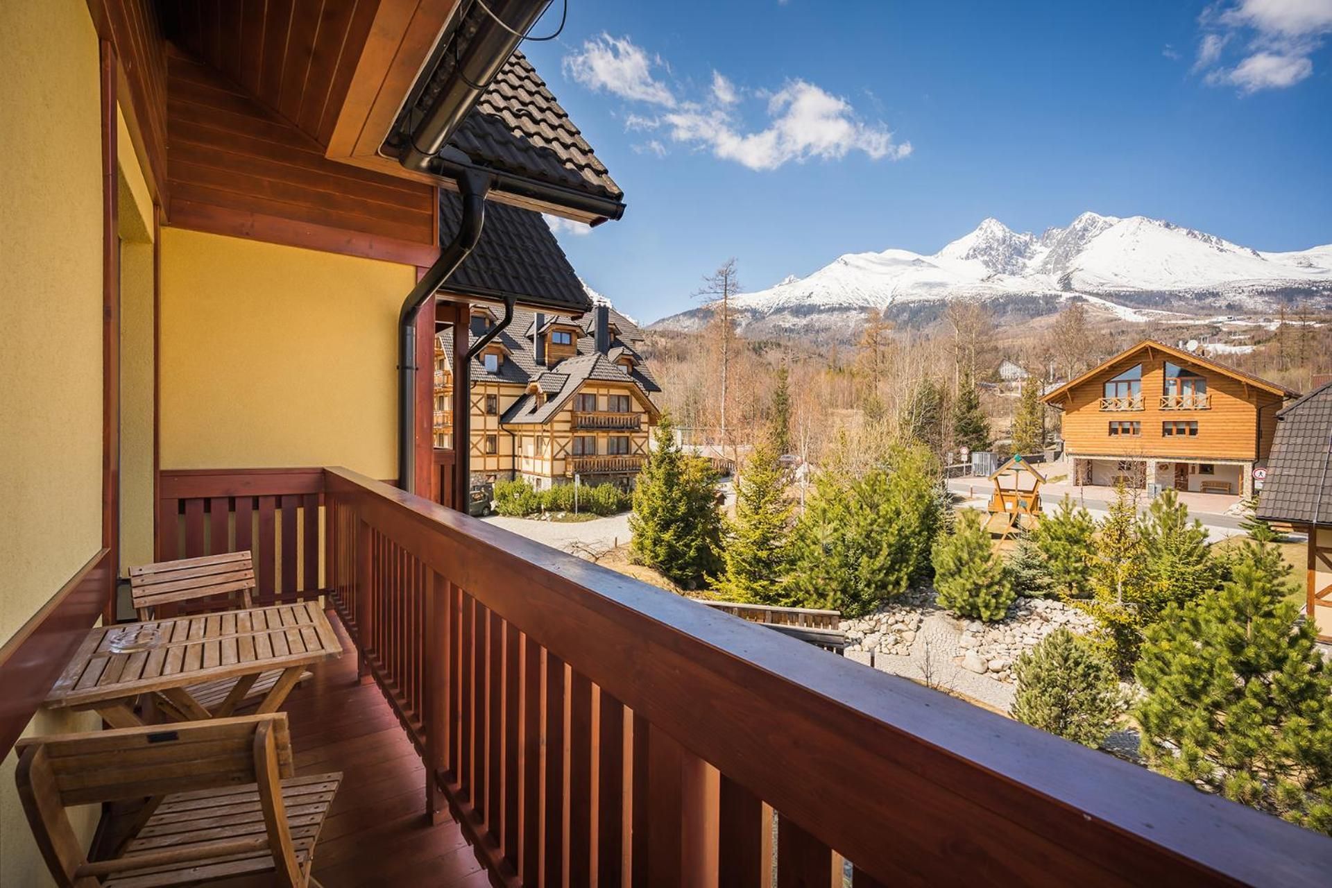 One-Bedroom Apartment with Mountain View in Main Hotel Building