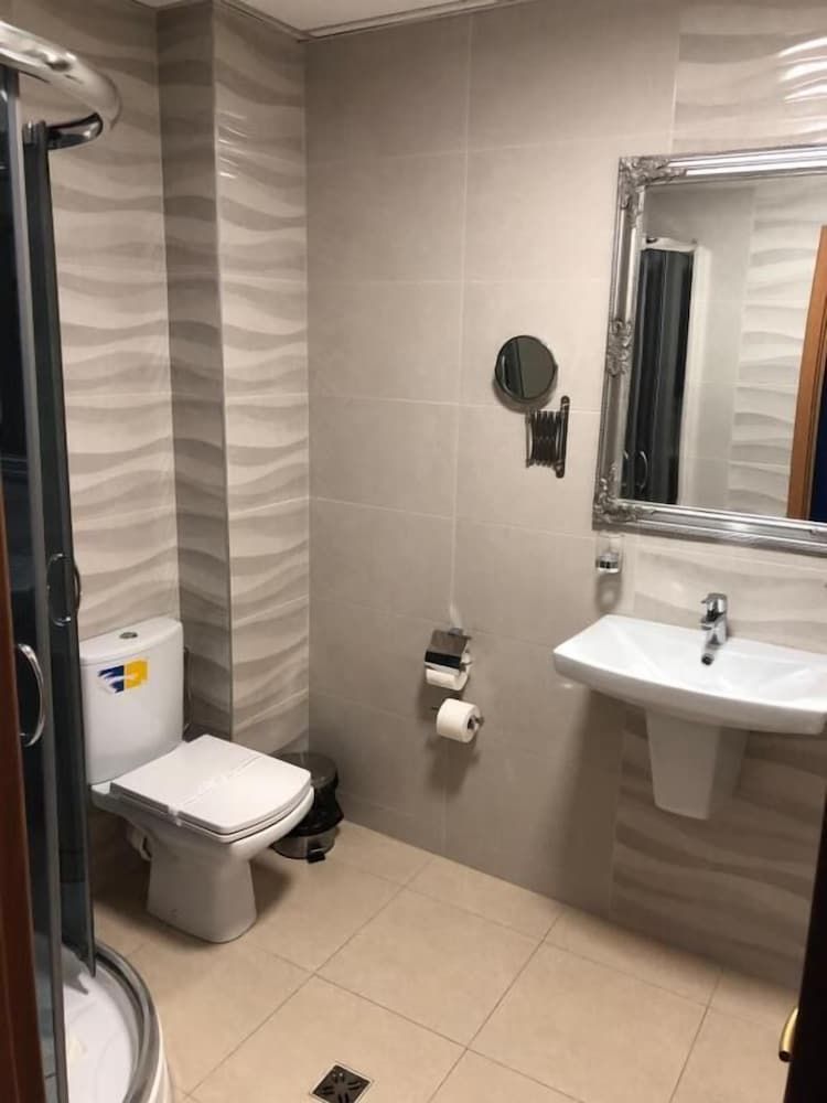 Bulevard Prestige Hotel Queen Room 13