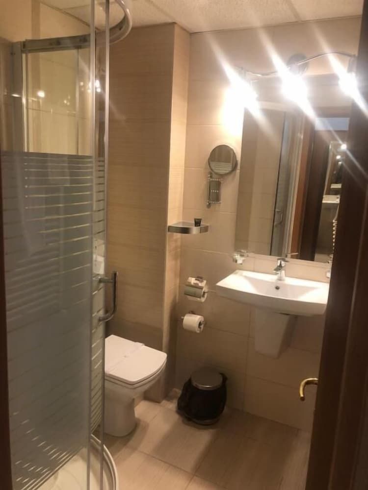 Bulevard Prestige Hotel Queen Room 14