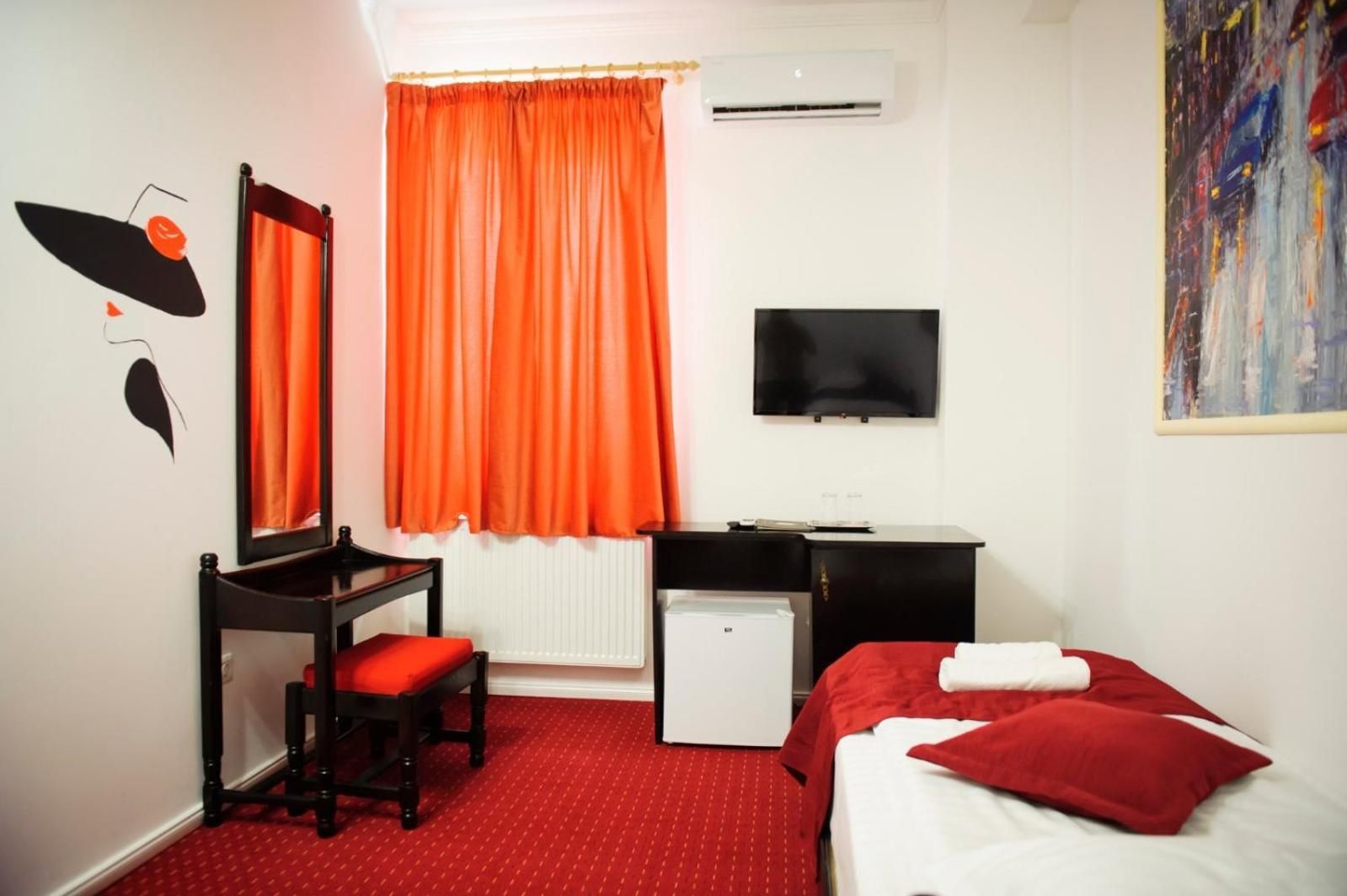 Twin Room with Private Bathroom