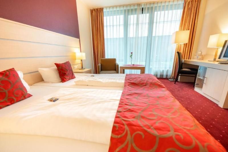 Aspire AcarA Oldenburg, Trademark Collection by Wyndham Comfort Room, 2 Single Beds 3