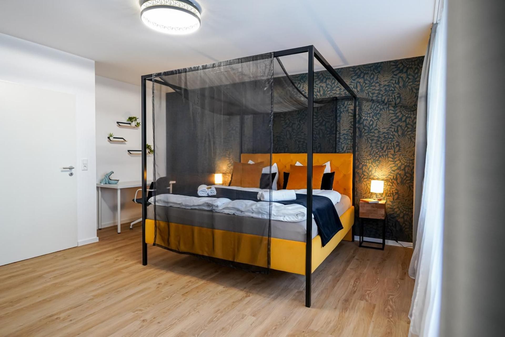 DELUXE APARTMENT
