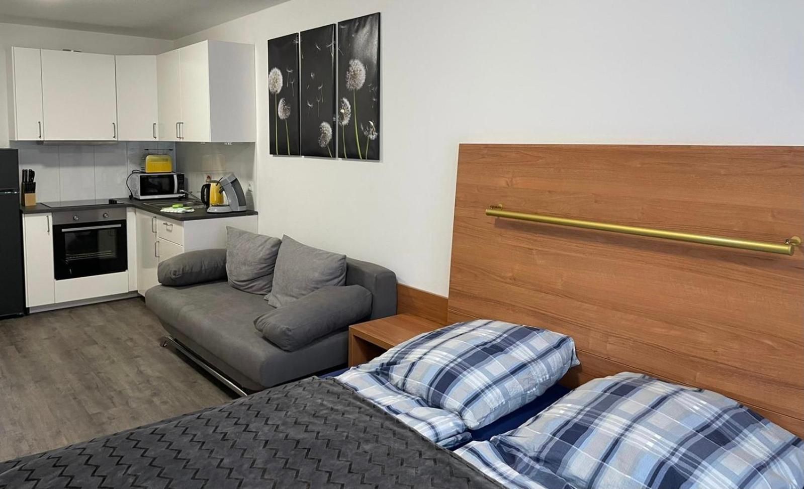 Apartment with Balcony
