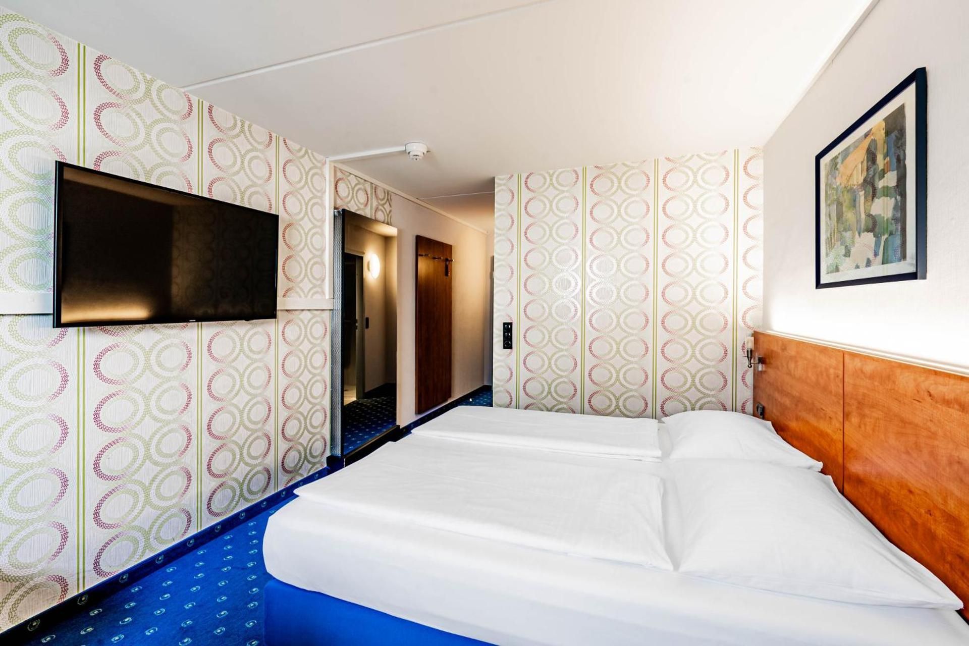 Queen Room