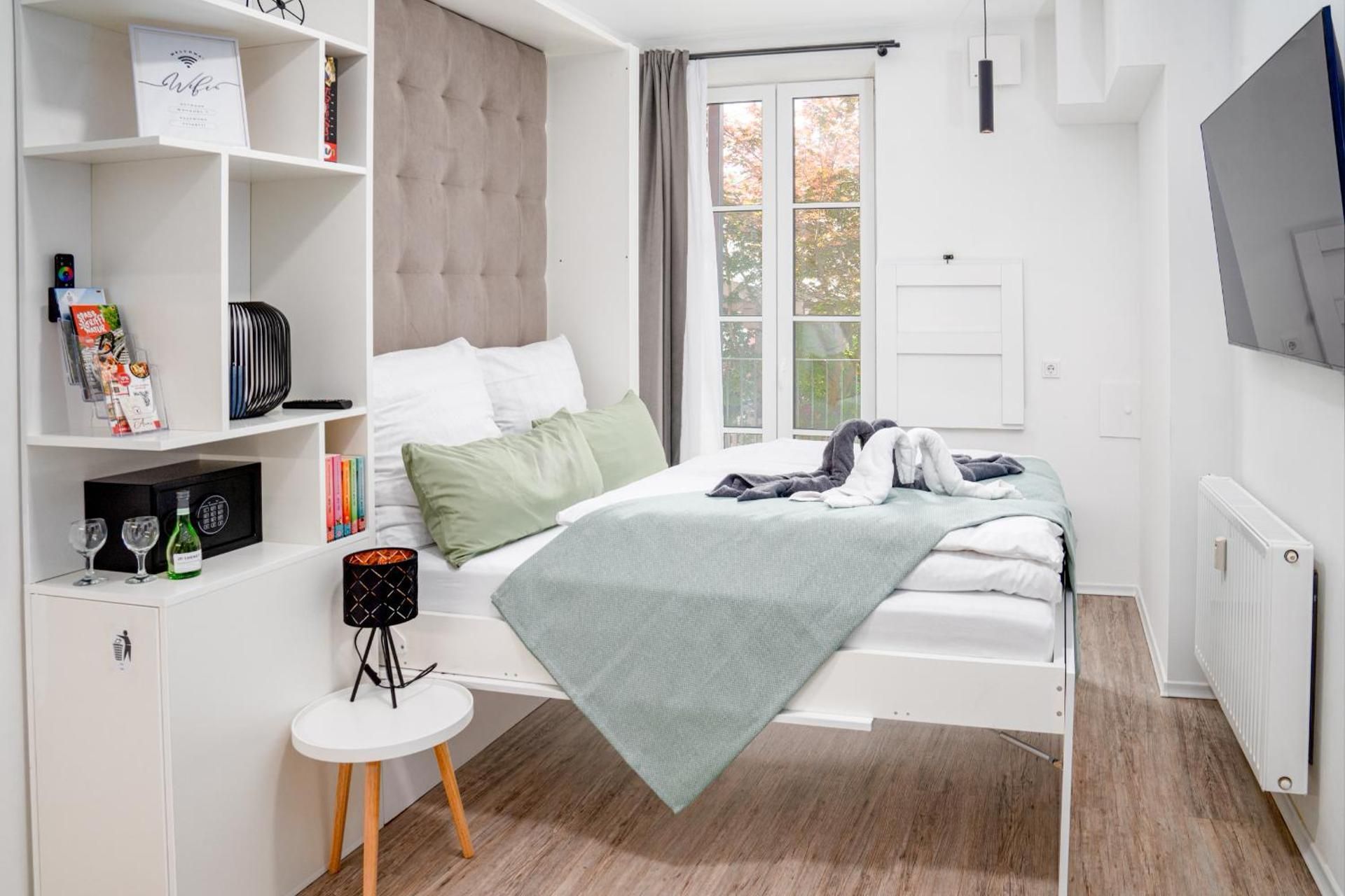 One-Bedroom Apartment with Balcony