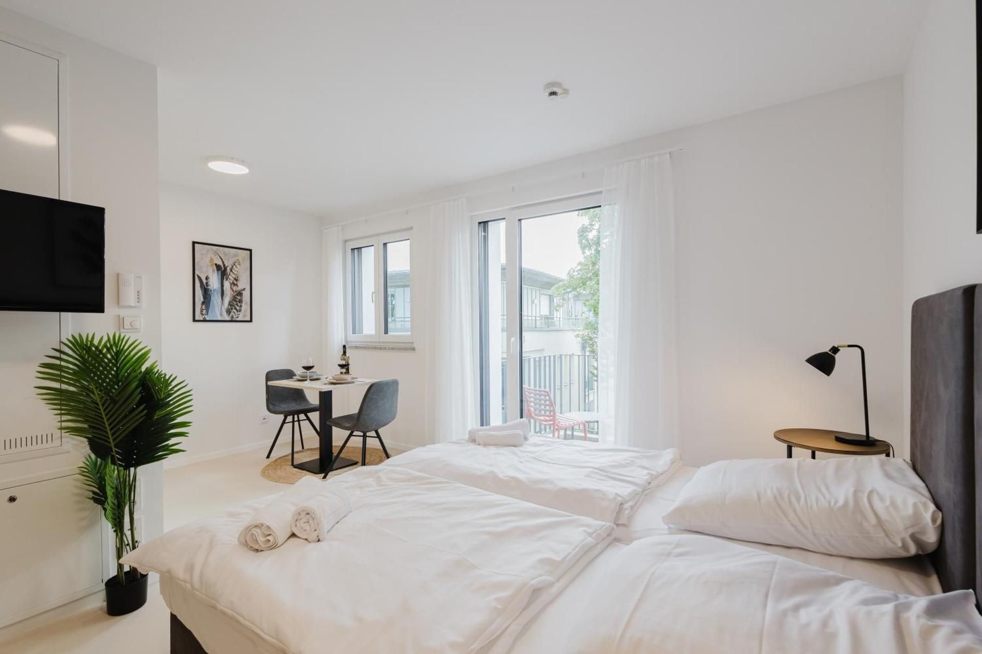 Superior One-Bedroom Apartment with Balcony