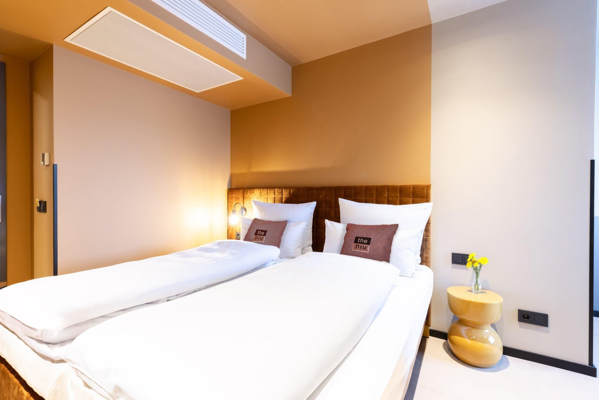 1 Queen Standard River View up to 3 guests