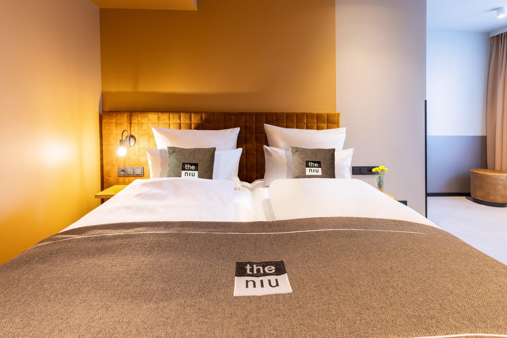 1 Queen Standard up to 3 guests