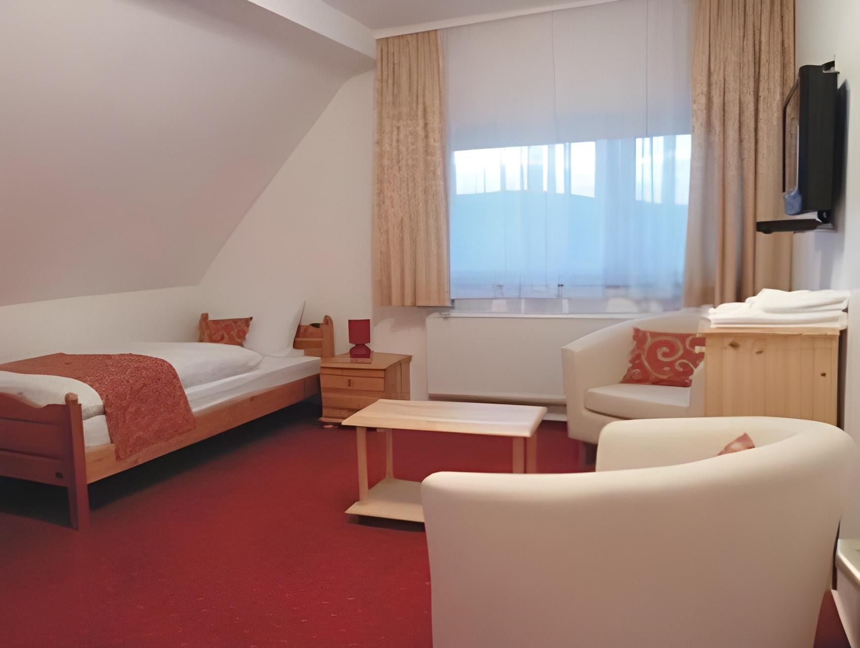 Single Room with Shared Bathroom