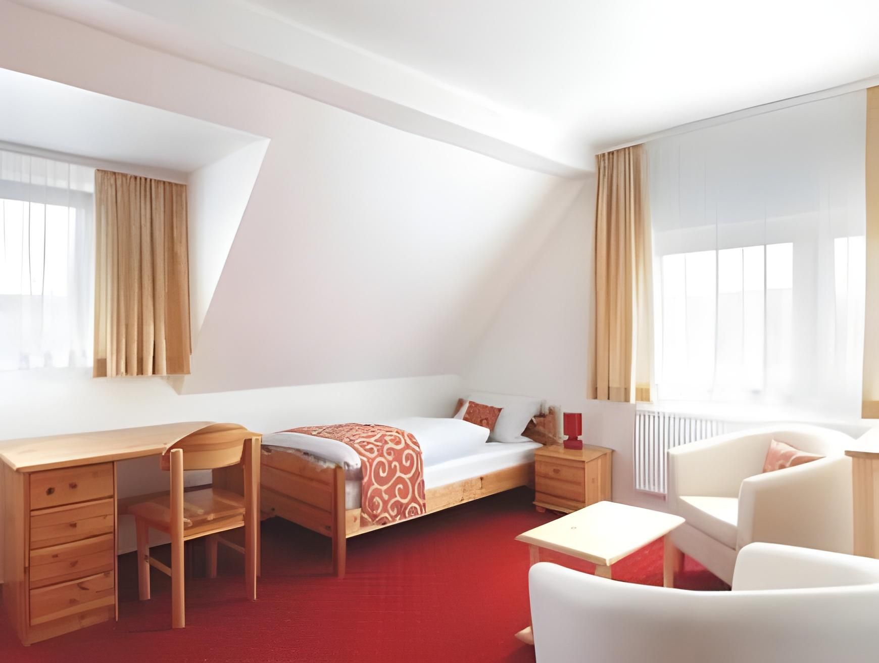Single Room with Shared Bathroom