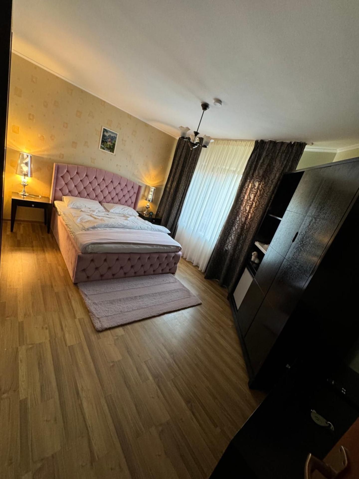 Queen Room with Garden View