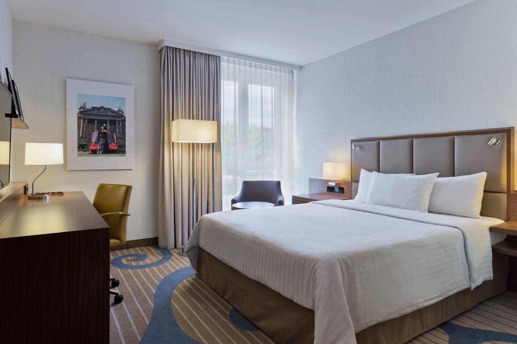 Courtyard by Marriott Wiesbaden-Nordenstadt Courtyard Room QUEEN, Guest room, 1 Queen