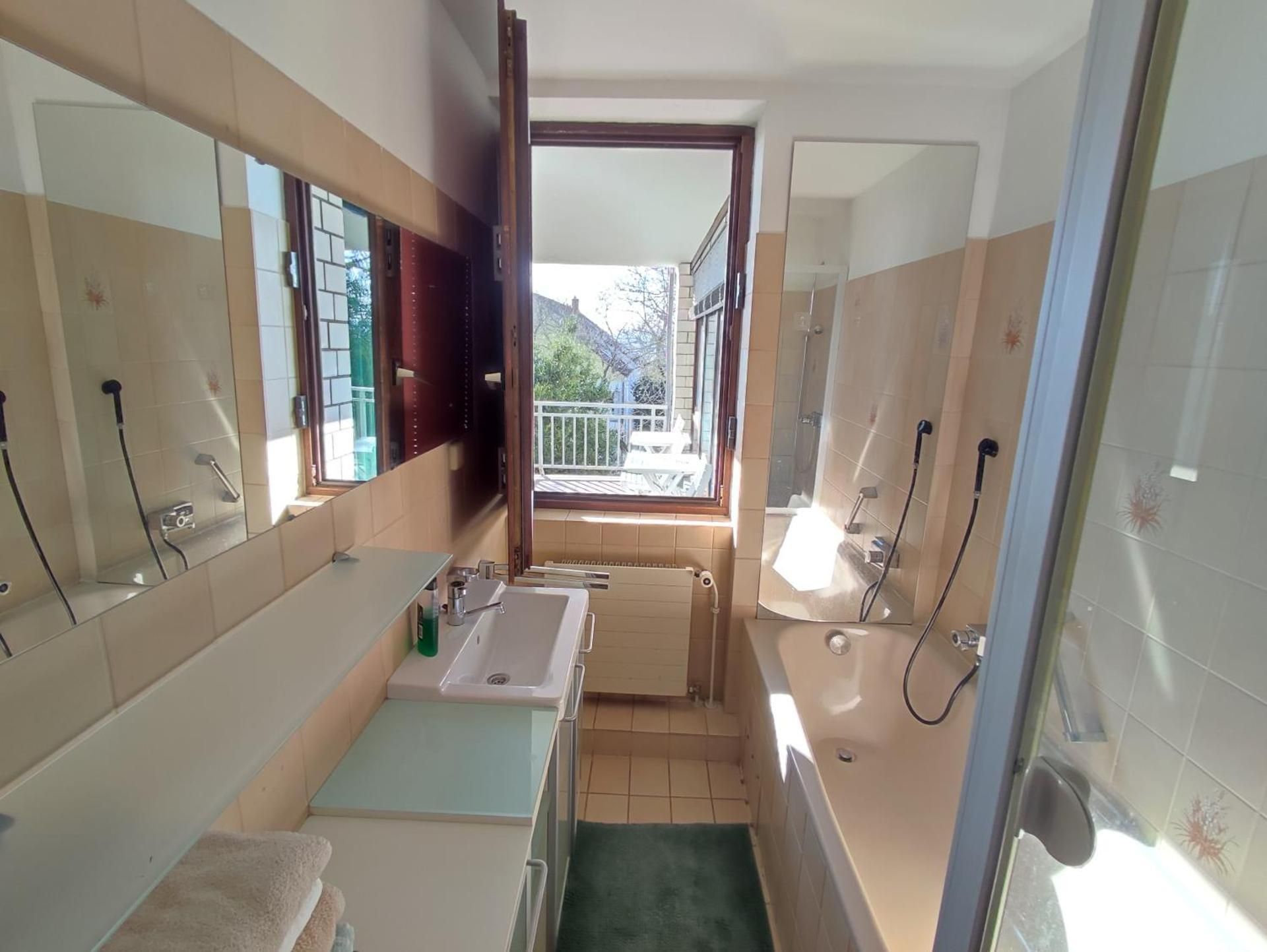 One-Bedroom Apartment with Balcony