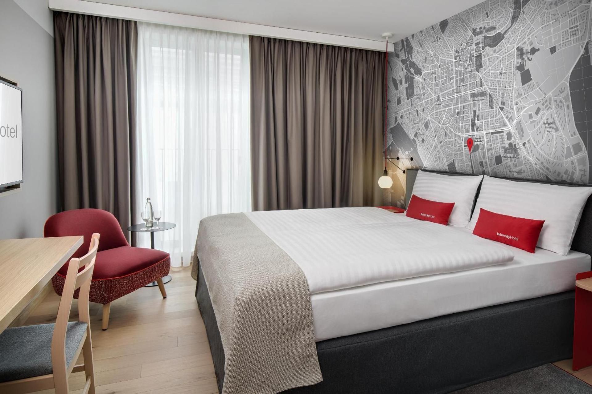 IntercityHotel Wiesbaden Business Room Queen or Twin 2