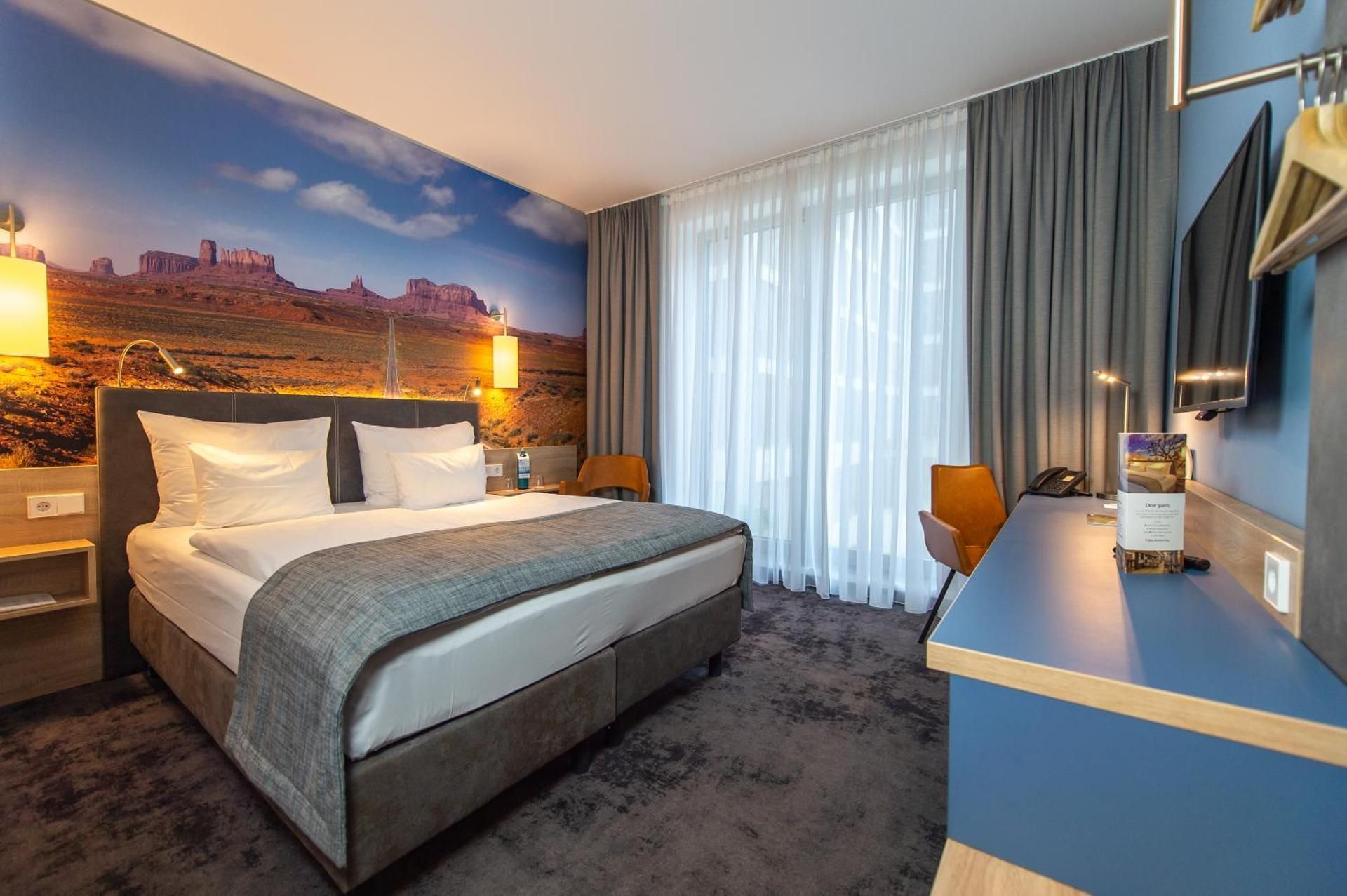 Standard Queen Room