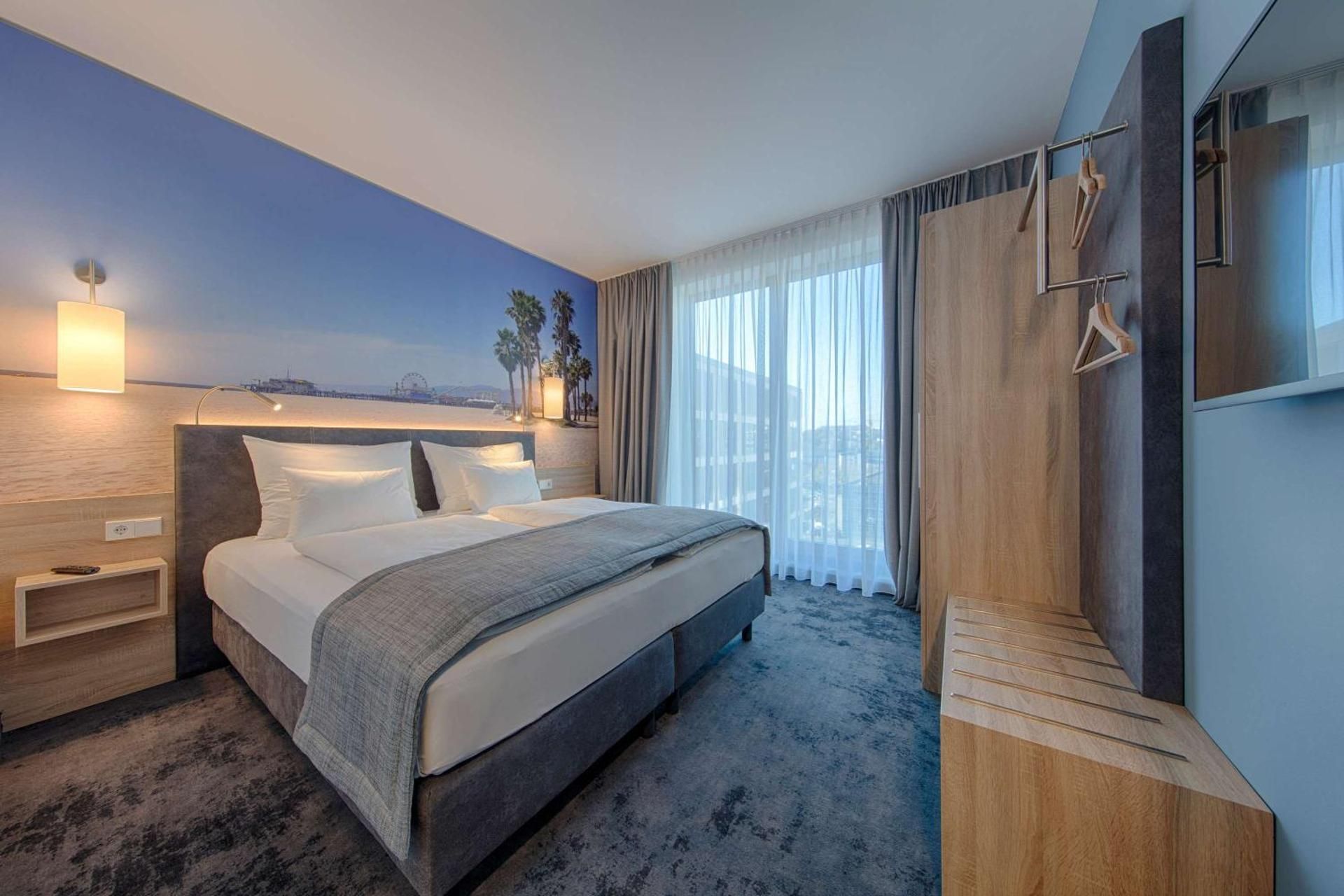 Apartment with King Bed and Terrace