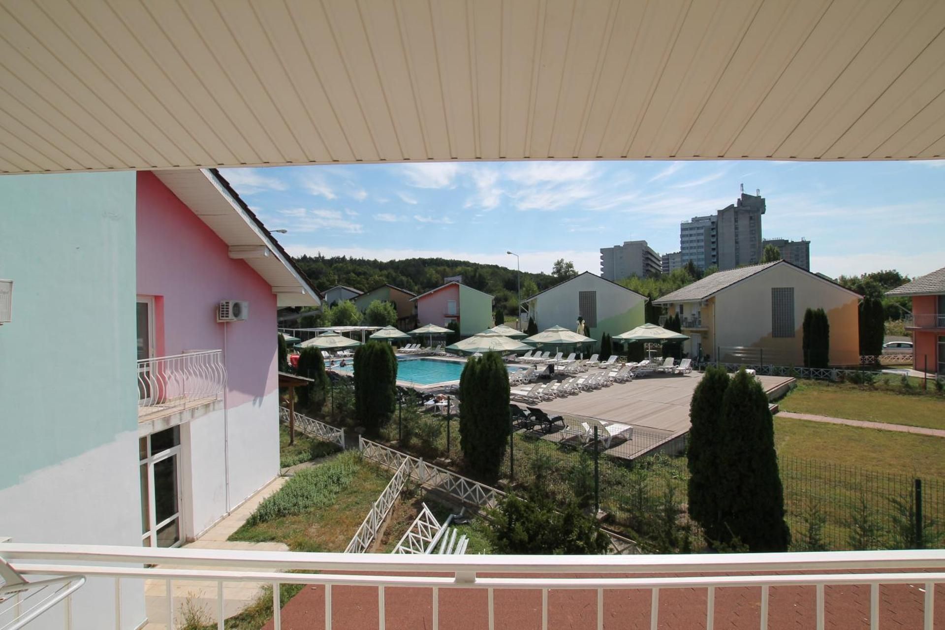 Double Room with Pool View