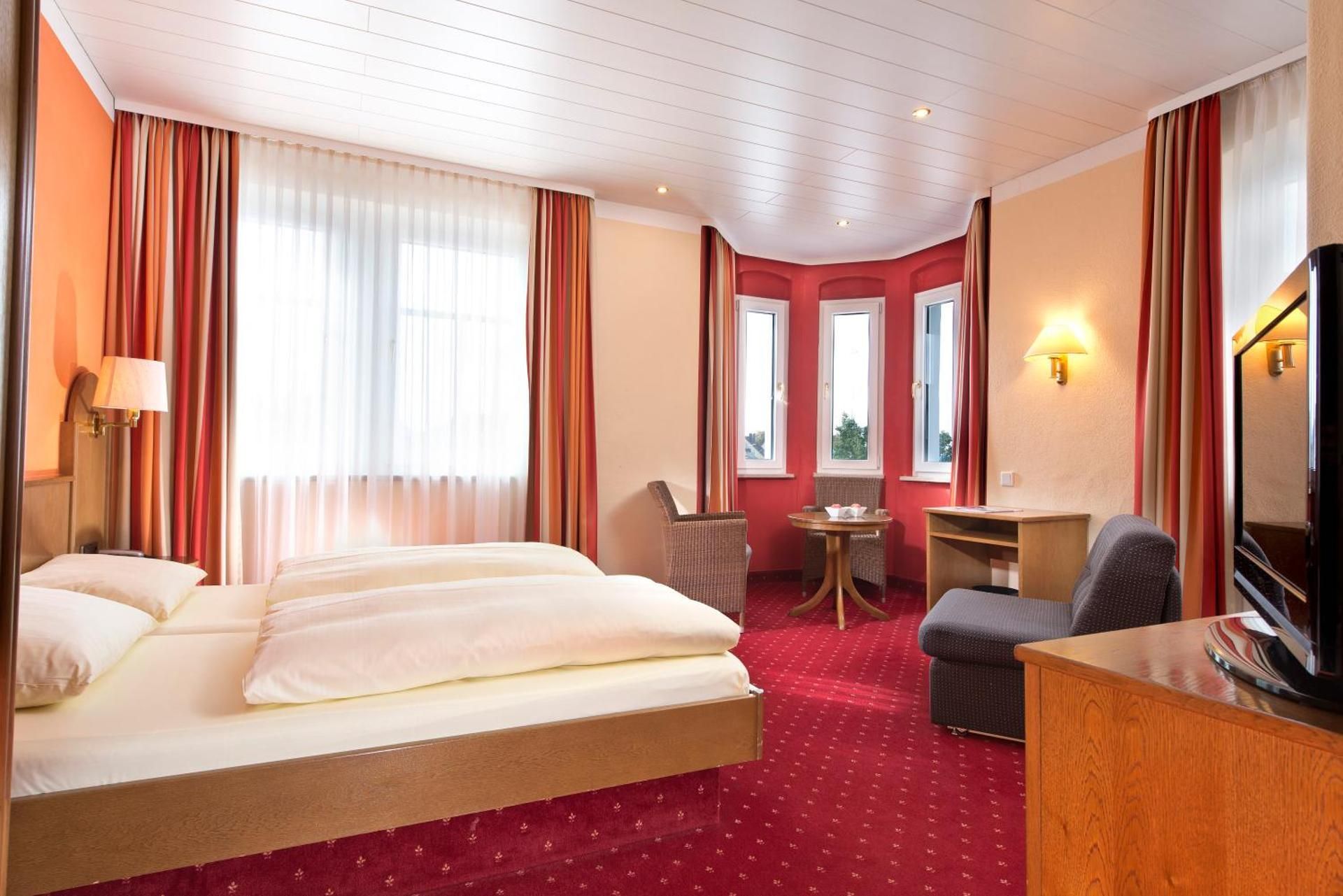 Standard Quadruple Room (2 adults + 2 children)