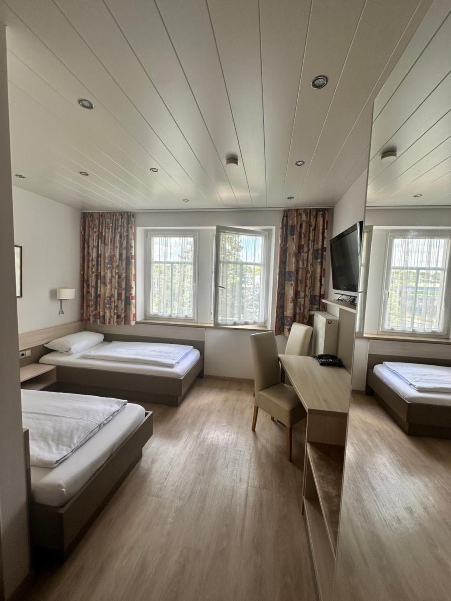 Double or Twin Room with Shower