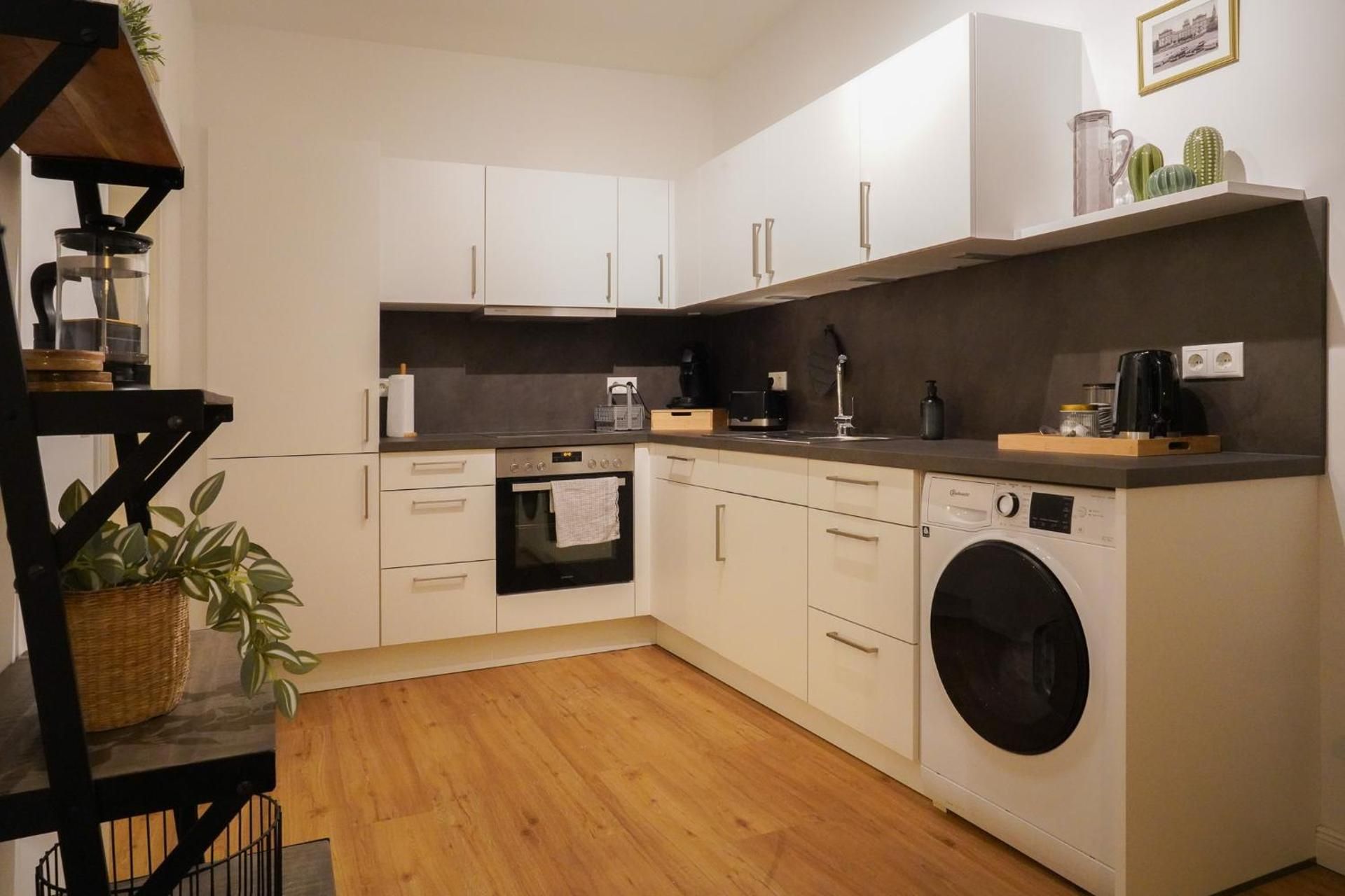 Lady Milavie apartments Superior One-Bedroom Apartment 3