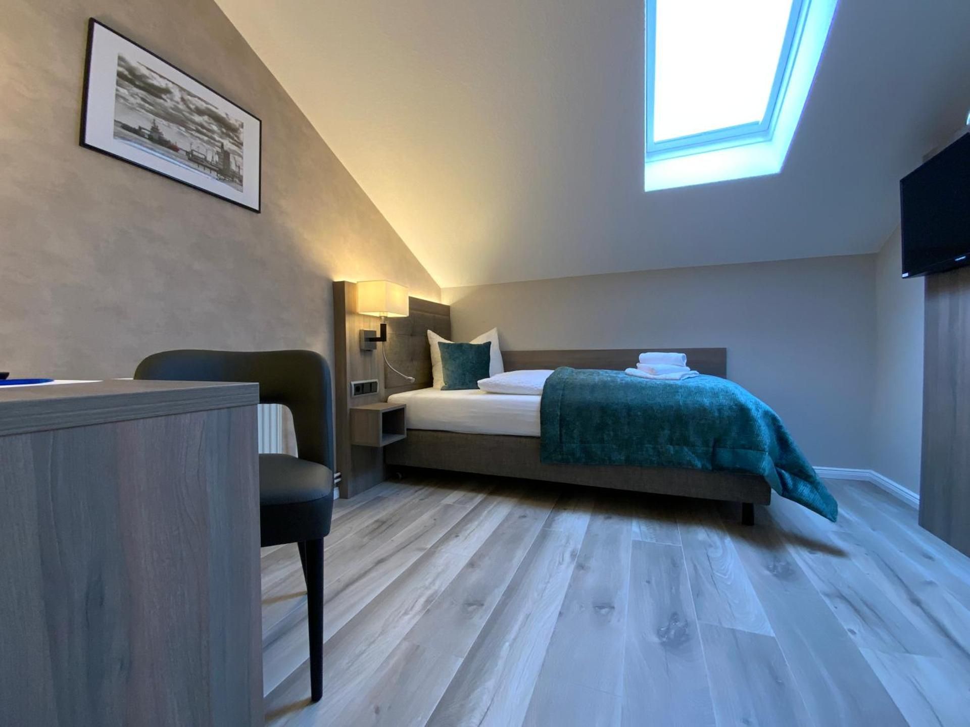 Single Room with Shared Bathroom