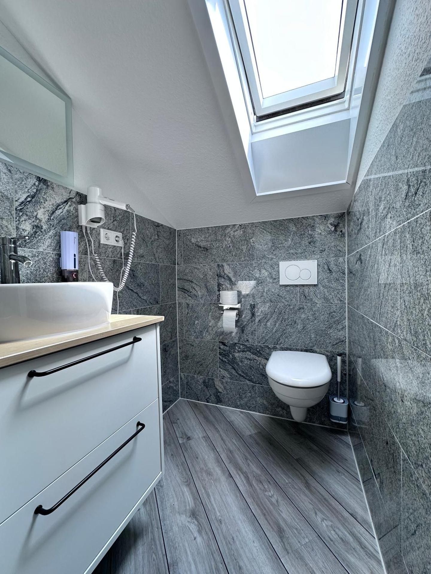 Single Room with Shared Bathroom