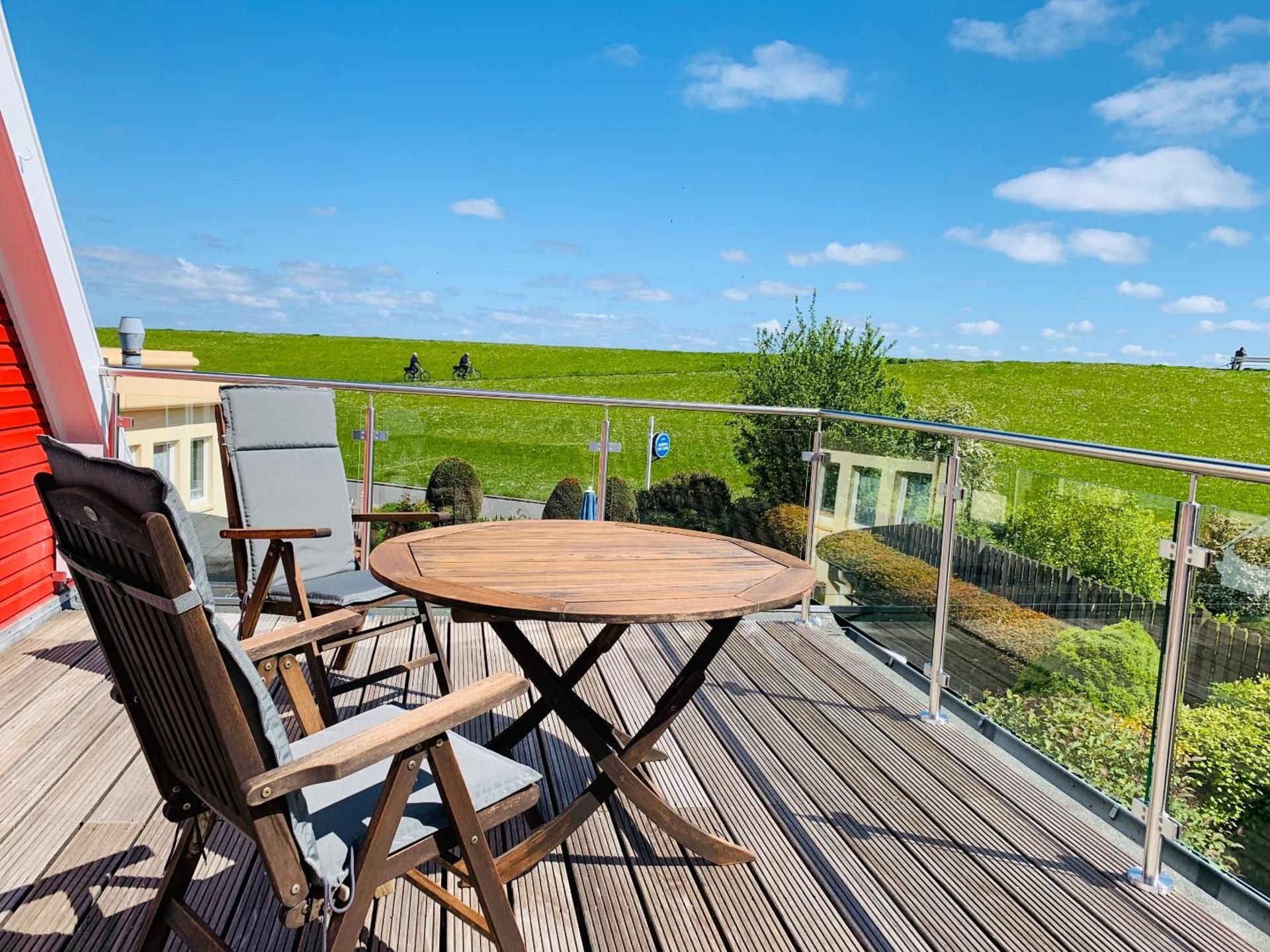 Apartment with Garden View