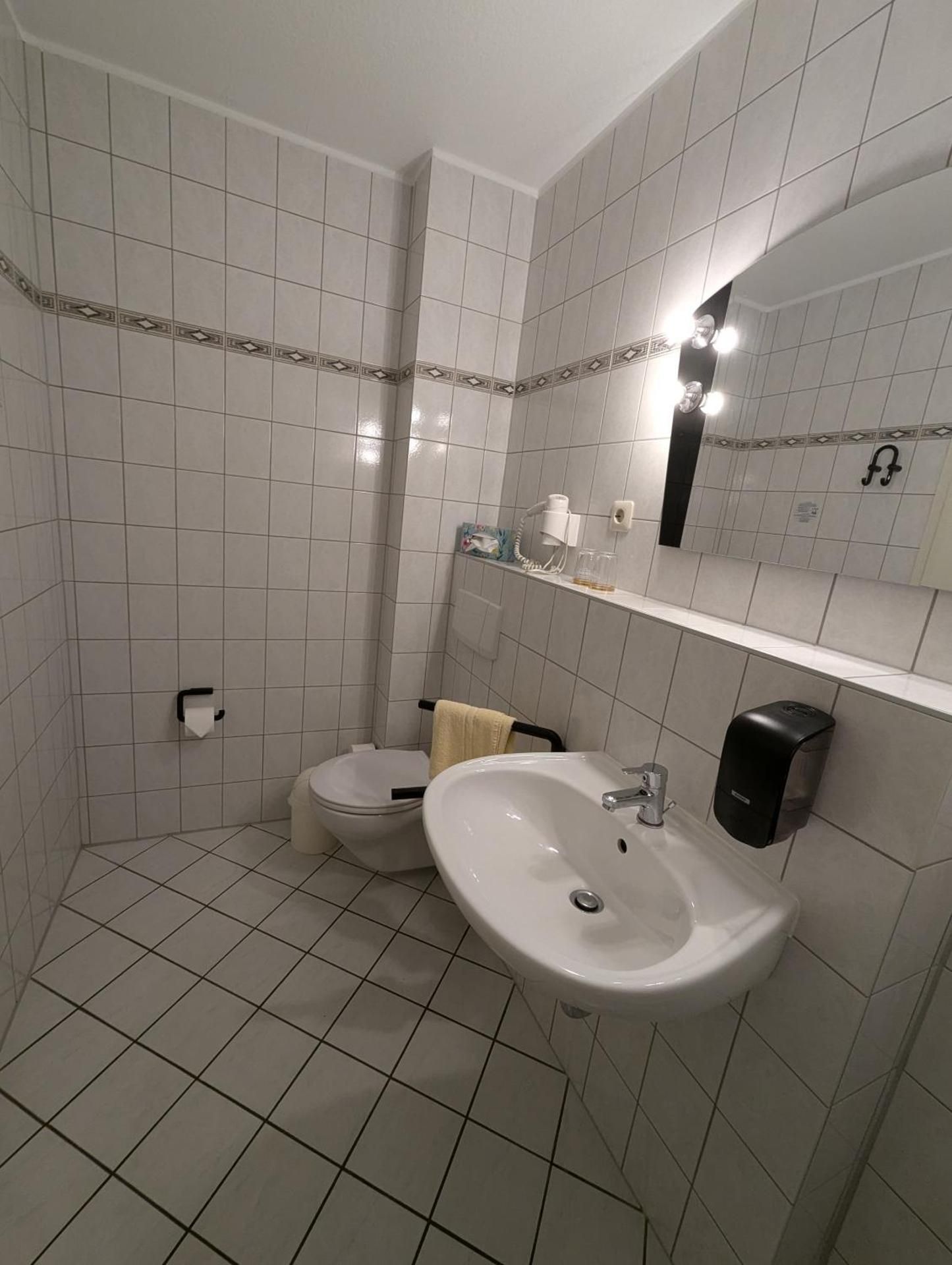 Twin Room with Private Bathroom