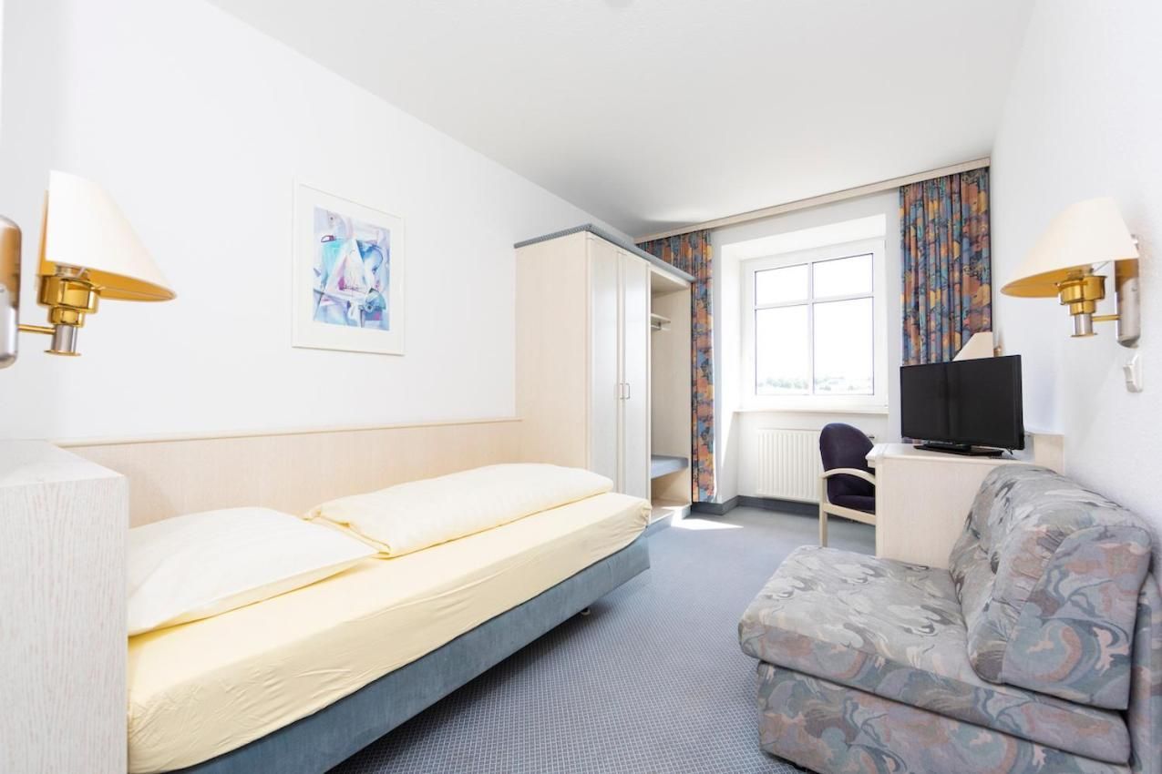 Single Room With Private Bathroom